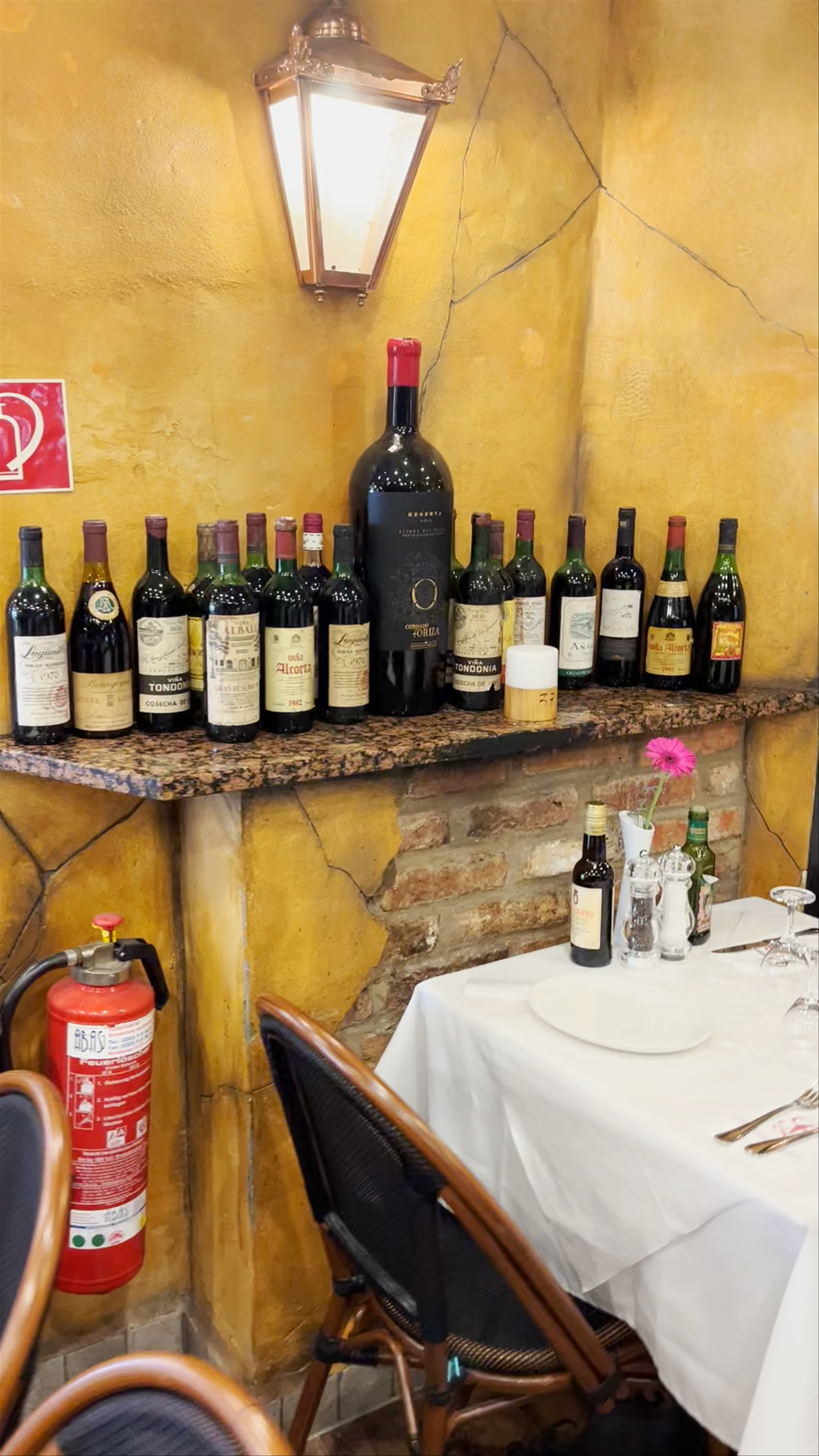 Las Tapas - Cozy Spanish Dining Experience in Düsseldorf