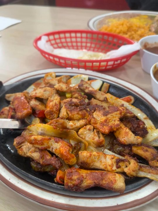 La Tapatia - chicken fajitas & green chile verde - Mexican Near Me - Bakersfield, California