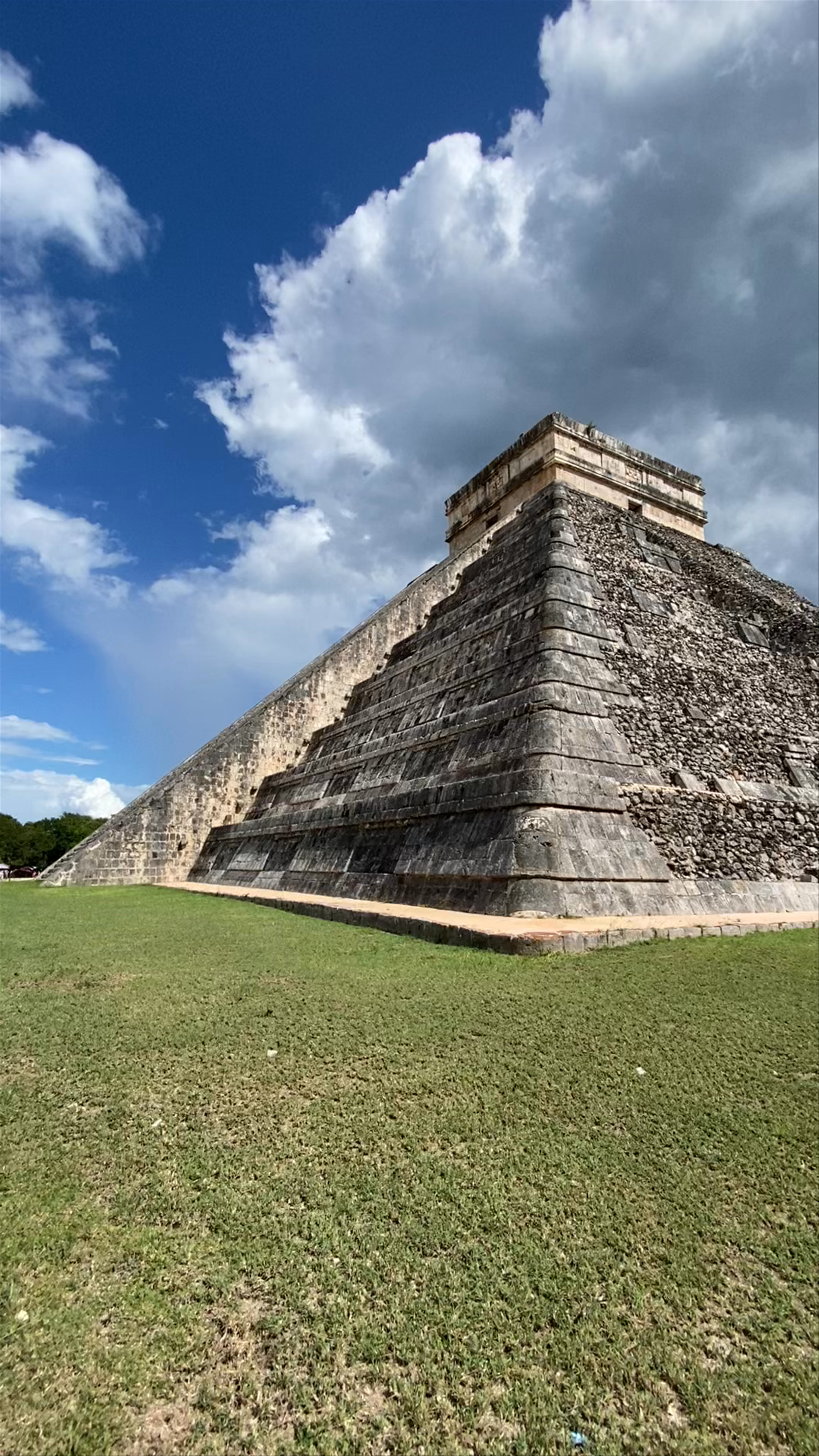 Chichen Itza: Majestic Mayan Pyramid in Yucatan, Mexico