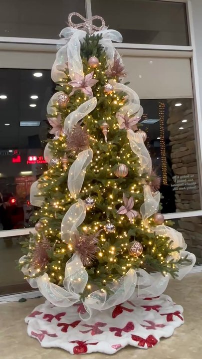 V's Nails Spa - Christmas 2025 - Nail Salons Near Me - Irvine, California