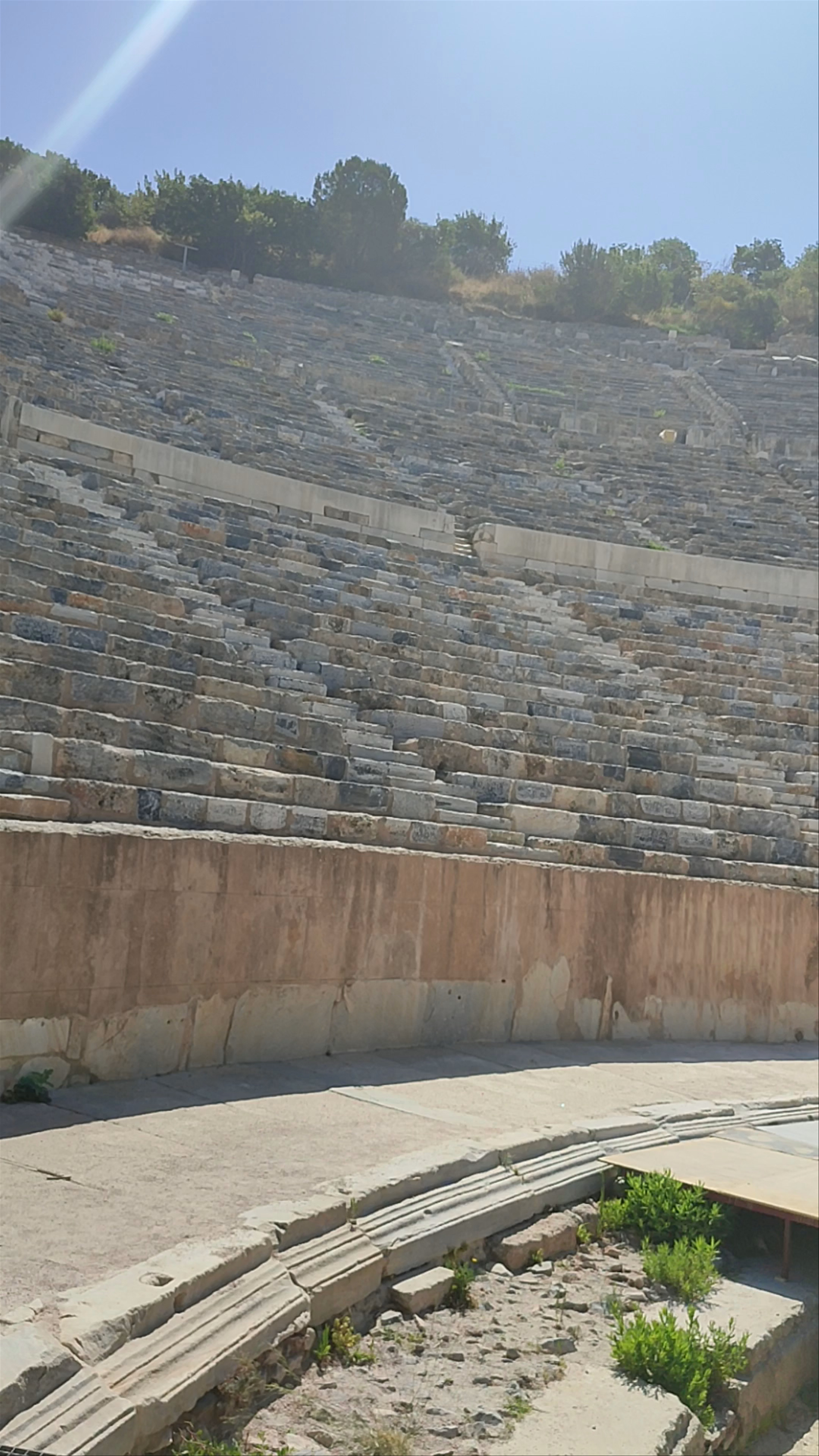 Exploring the Magnificent Efes Büyük Antik Tiyatro in Selçuk, İzmir