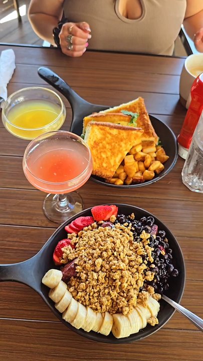 Kayak Cafe - Pizza Near Me - Honolulu, Hawaii