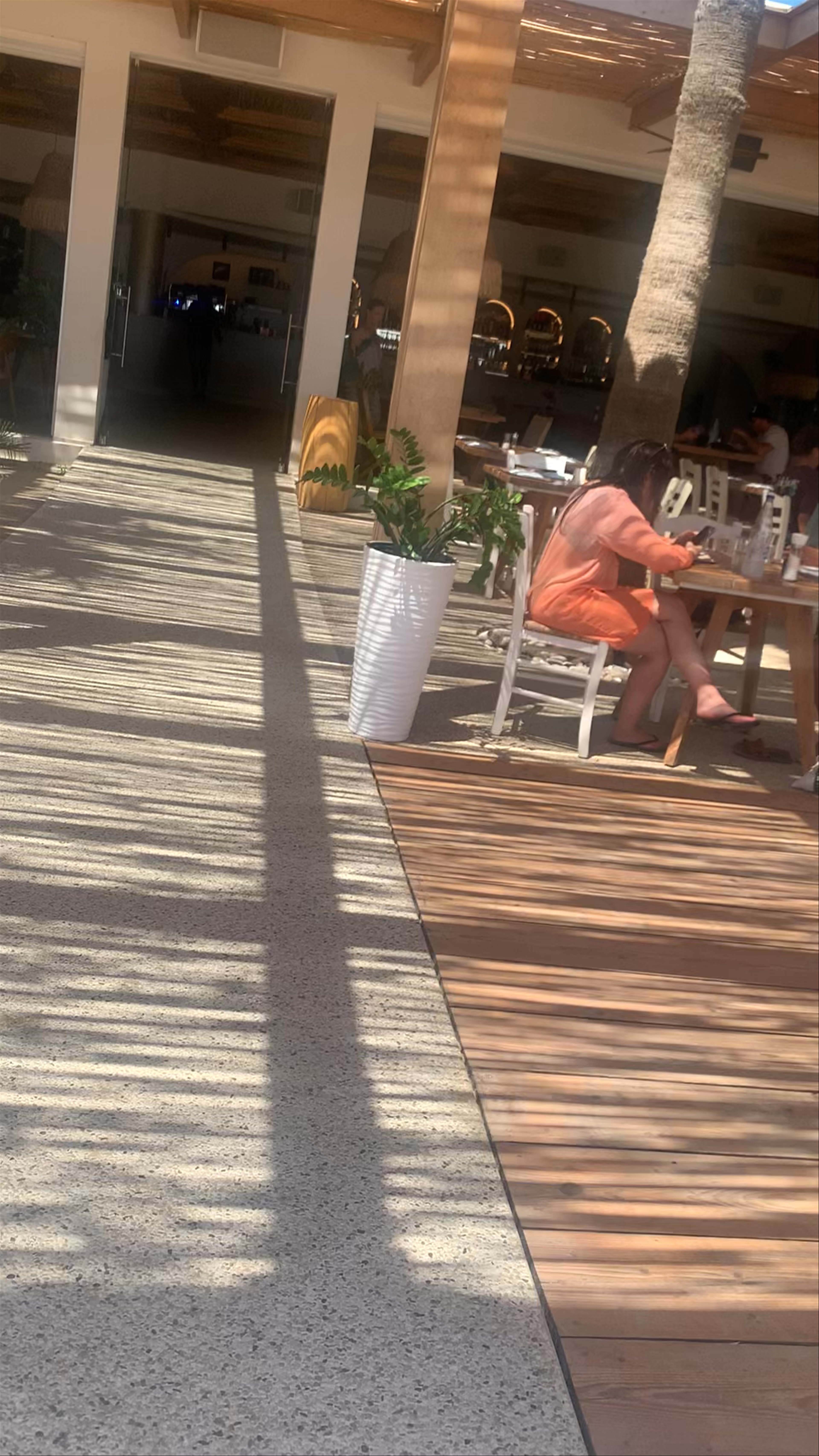 Blue Restaurant Bar: Seaside Dining at Chrisi Akti Beach, Paros