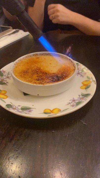 Villa Sophia - Crème Brûlée at the table - Italian Near Me - Paris, 75