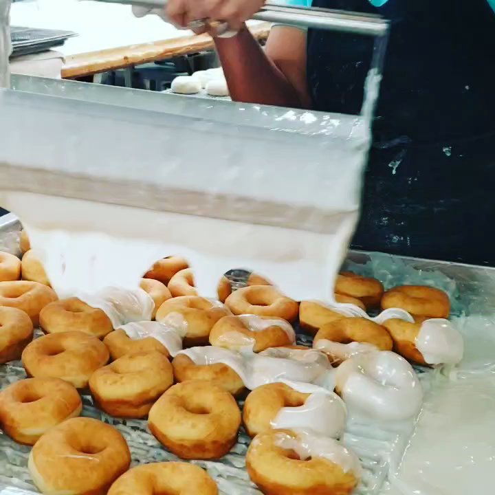 Snowflake Donuts & Bakery - Excellent donuts. Come before 11 when they are still hot. Cool people always friendly. - Bakeries Near Me - Baytown, Texas
