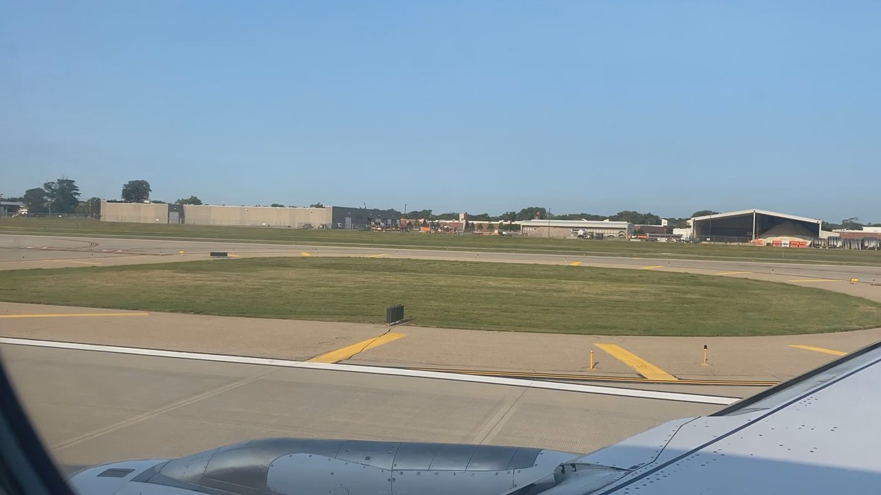 United Airlines - Airlines Near Me - Saint Paul, Minnesota