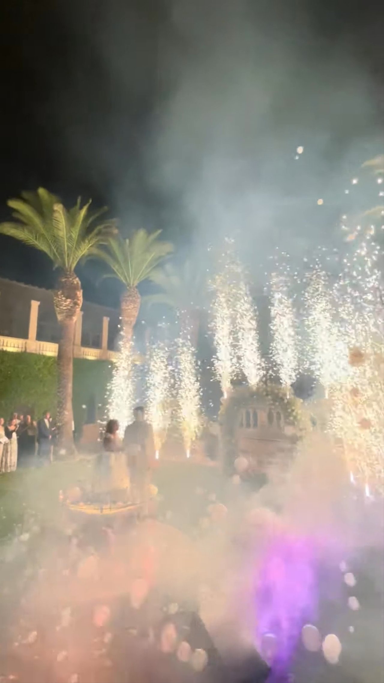 DJ Gius - Cake cutting with bubble smoke machines - video