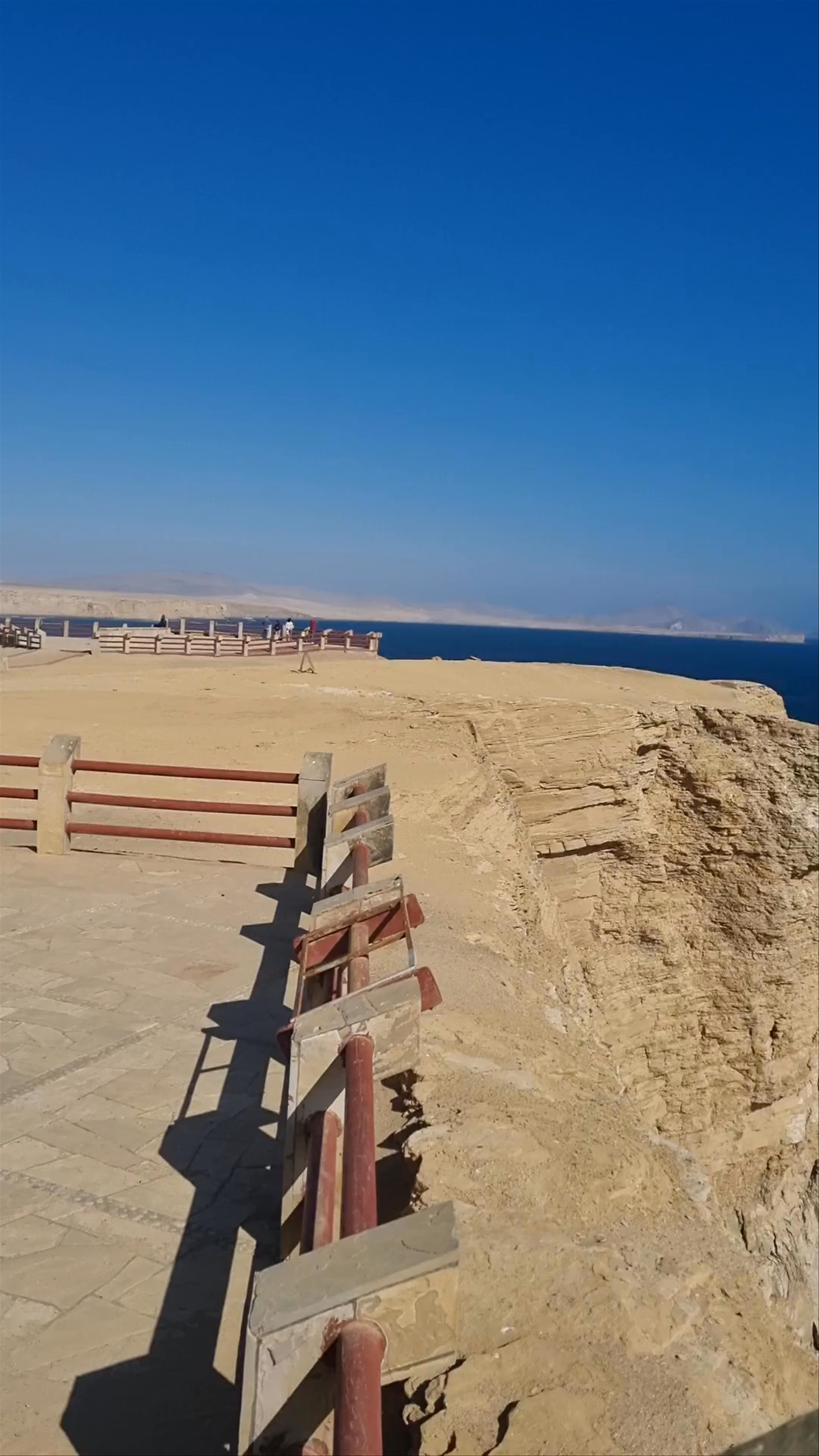 La Catedral: Majestic Coastal Cliff Views in Paracas National Reserve