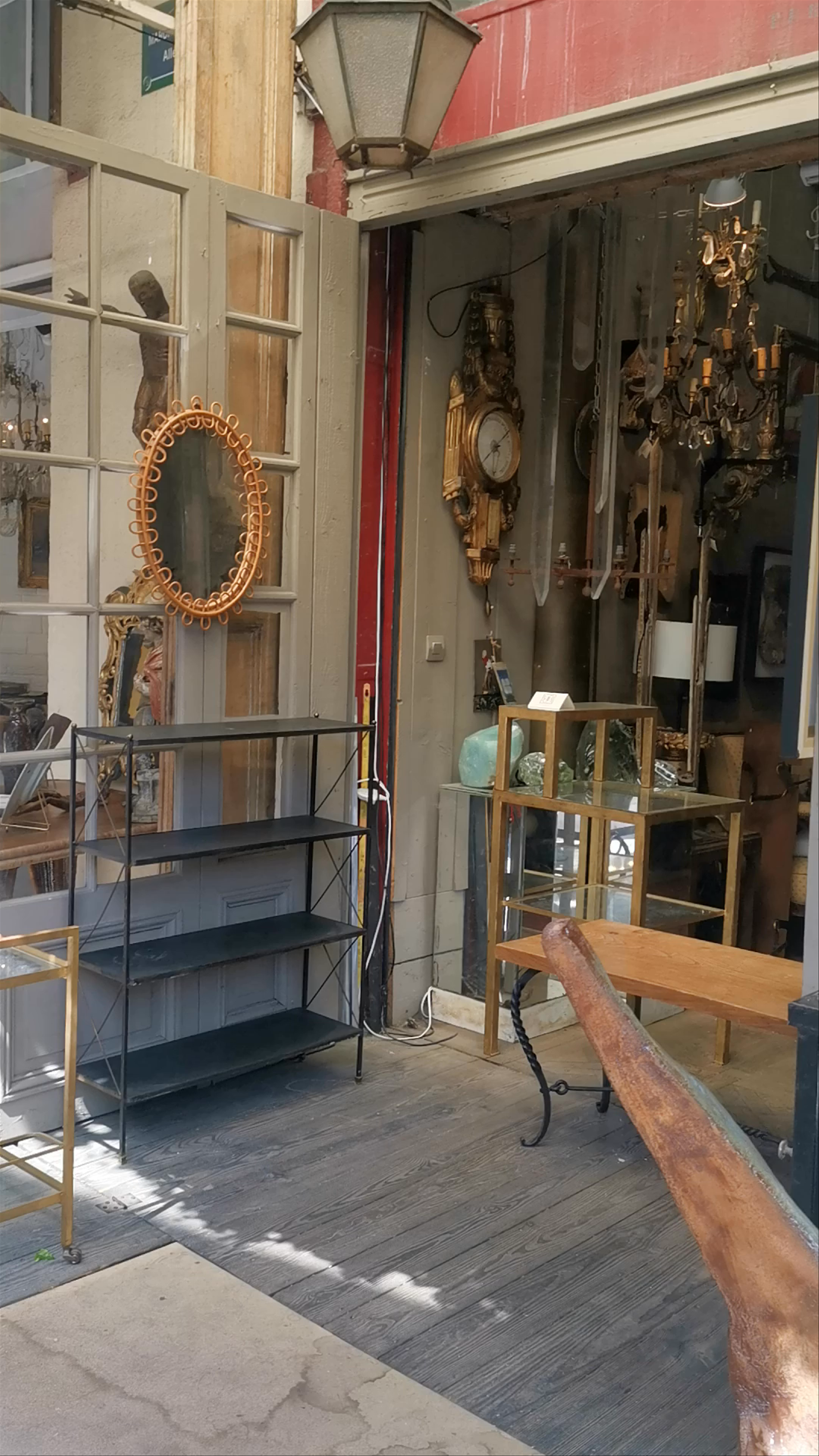 Saint Ouen Flea Market: A Vintage Treasure Hunt in Paris' Iconic Antiques Hub