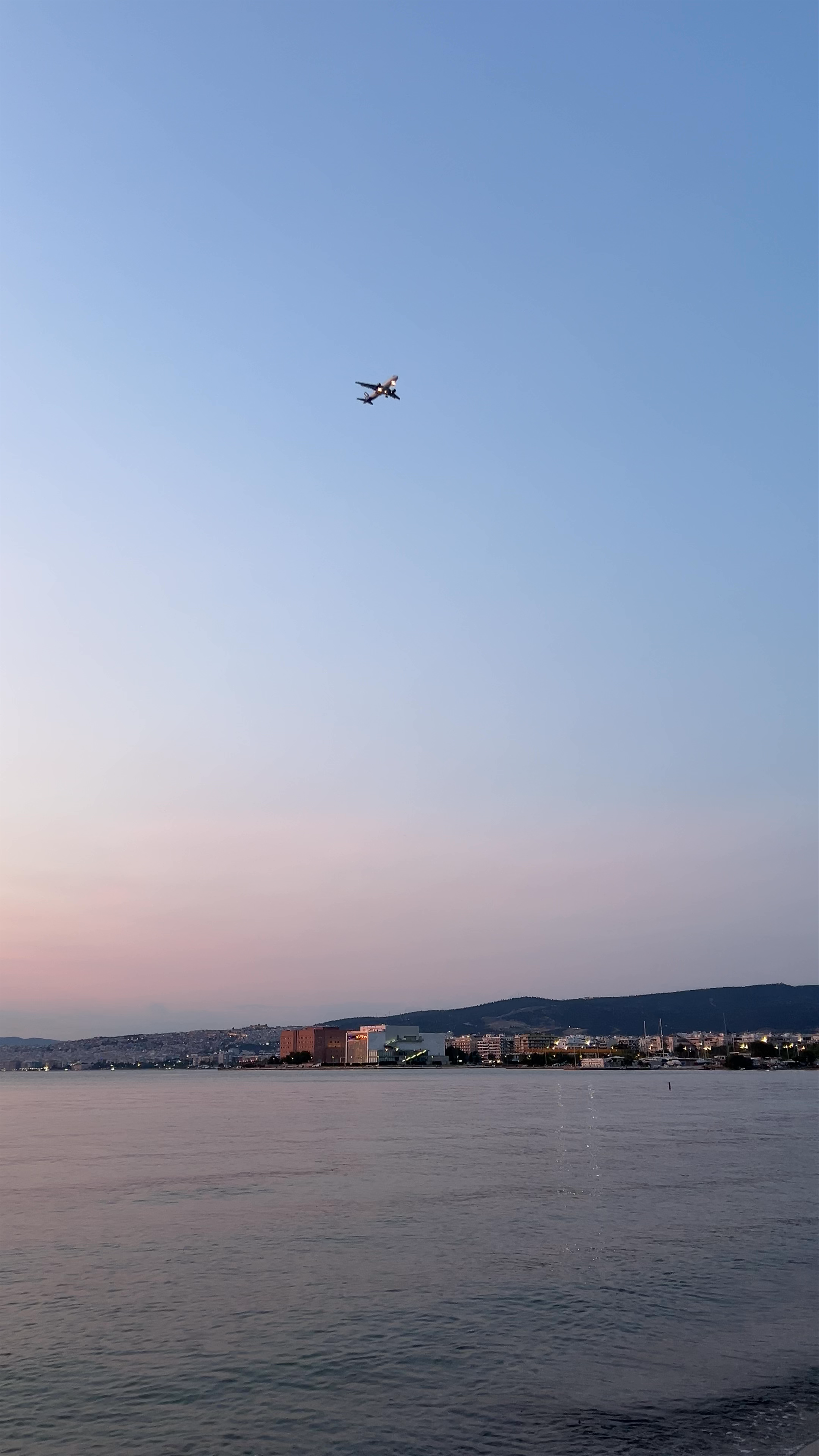 Aretsou Marina Twilight: Serene Waterfront Views in Kalamaria, Thessaloniki