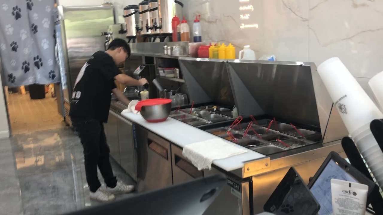 Sugar Paws Tea - Creme brûlée making! - Bubble Tea Near Me - Johns Creek, Georgia