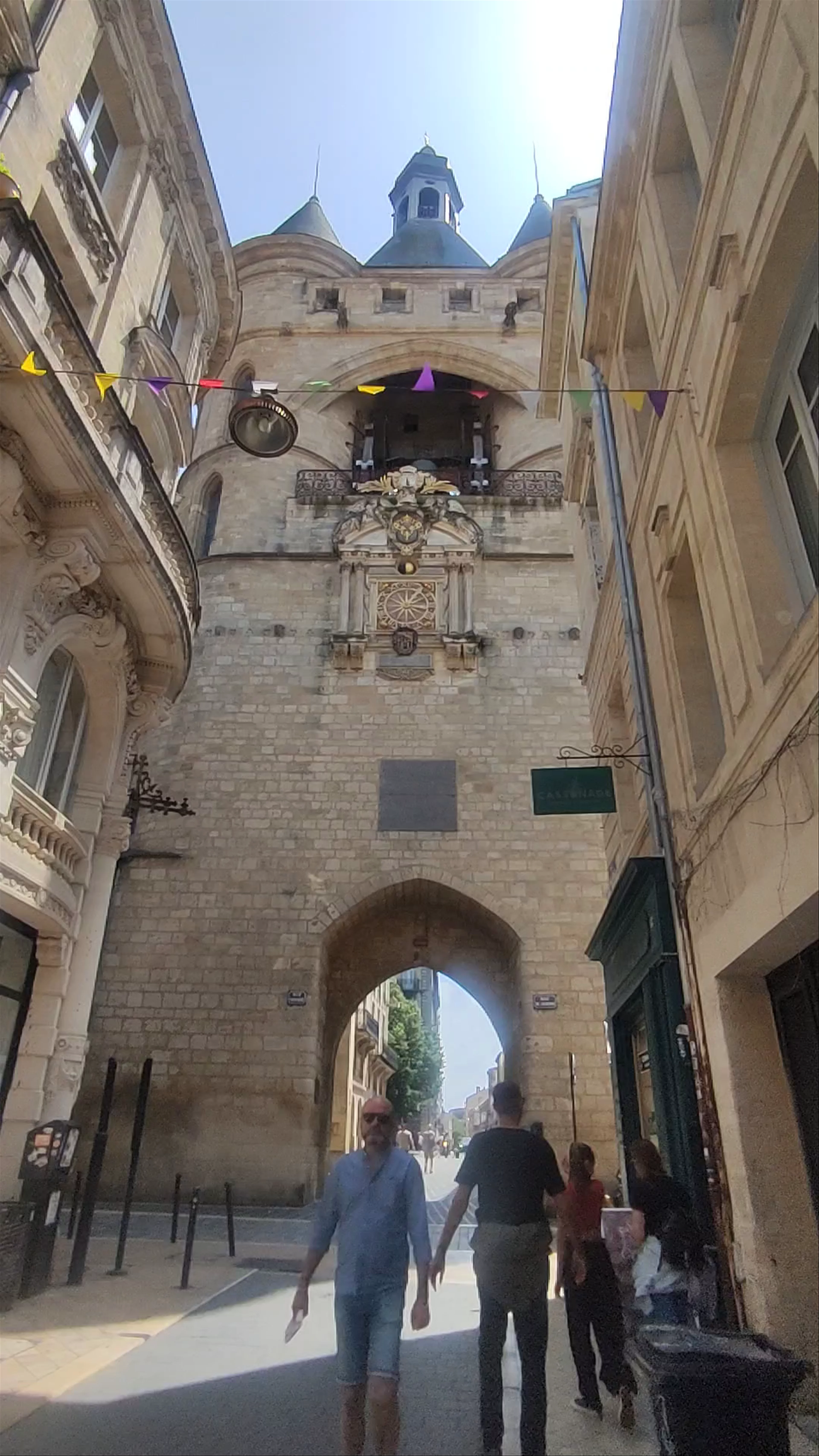 Grosse Cloche, Rue Saint-James