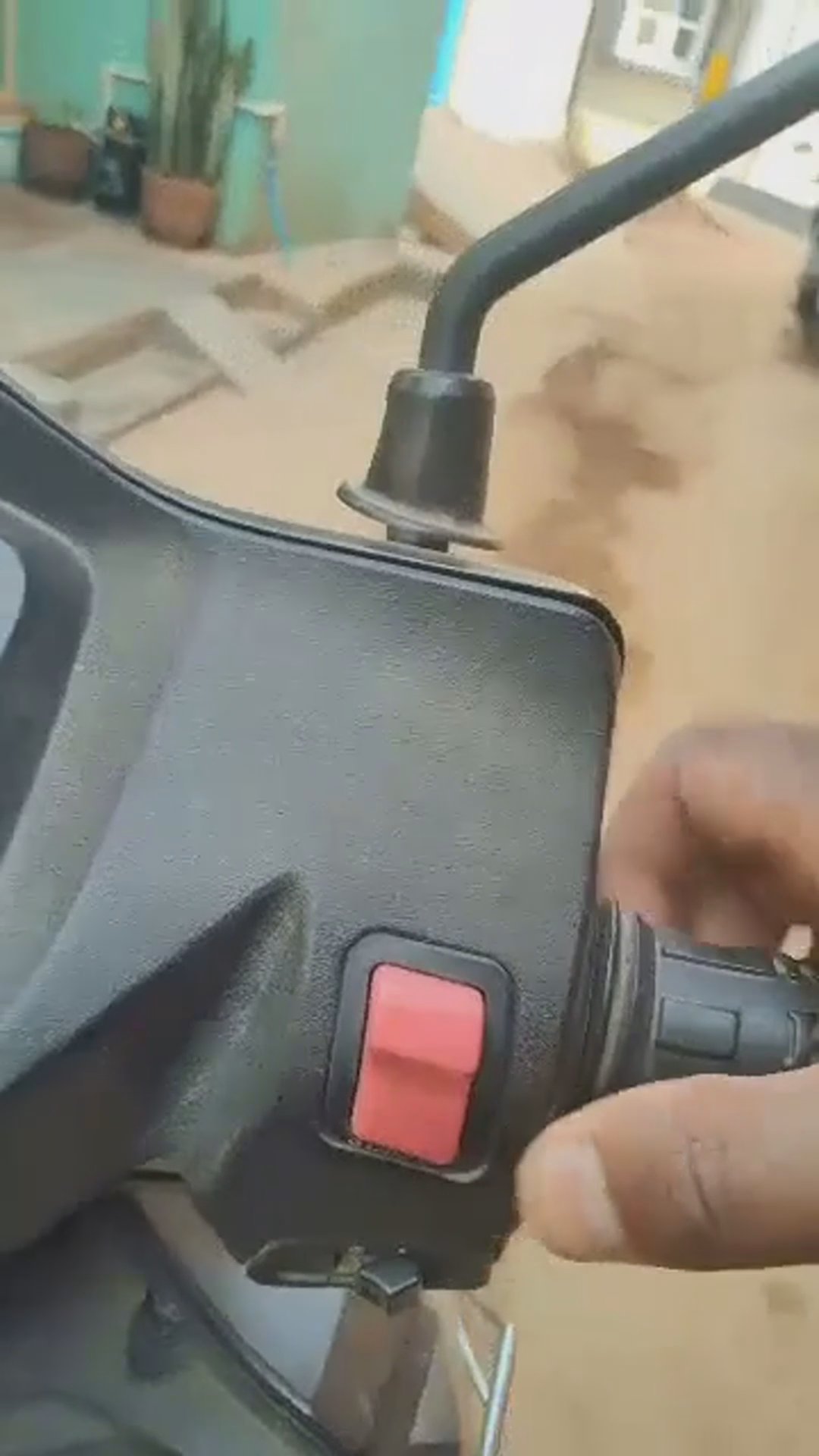 Walk-around video thumbnail