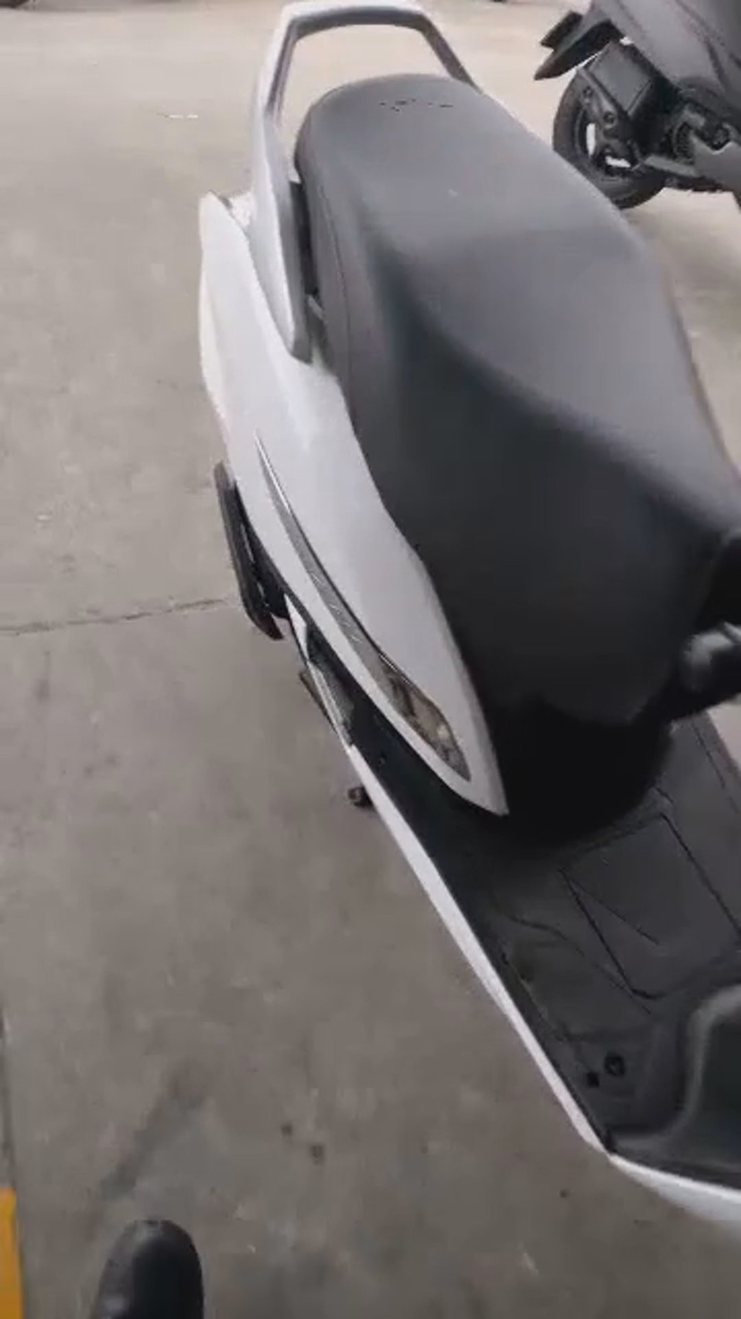 Walk-around video thumbnail