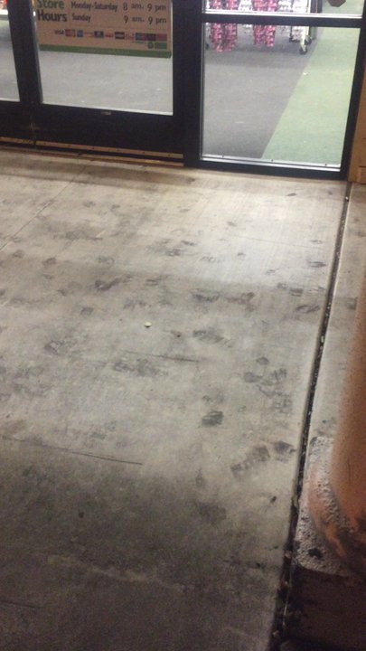 Dollar Tree - The Dollar Tree is supposed to be open until 9pm. However this is me walking up to a closed store at 7:30pm. Lost of business lost. - Discount Store Near Me - Suisun City, California