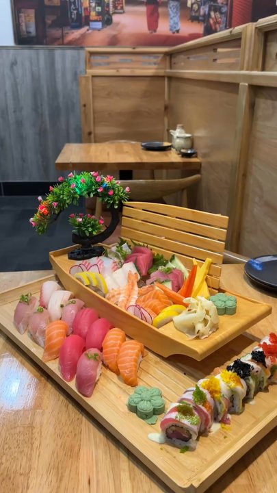 Tomo Sushi & Ramen - Sushi Bars Near Me - Omaha, Nebraska