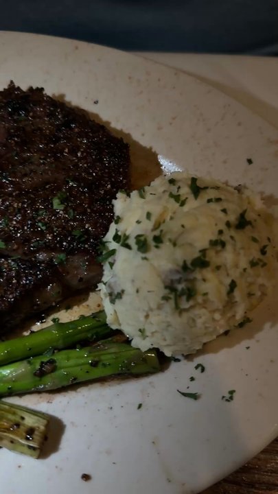 Las Brisas - Steakhouses Near Me - Lubbock, Texas