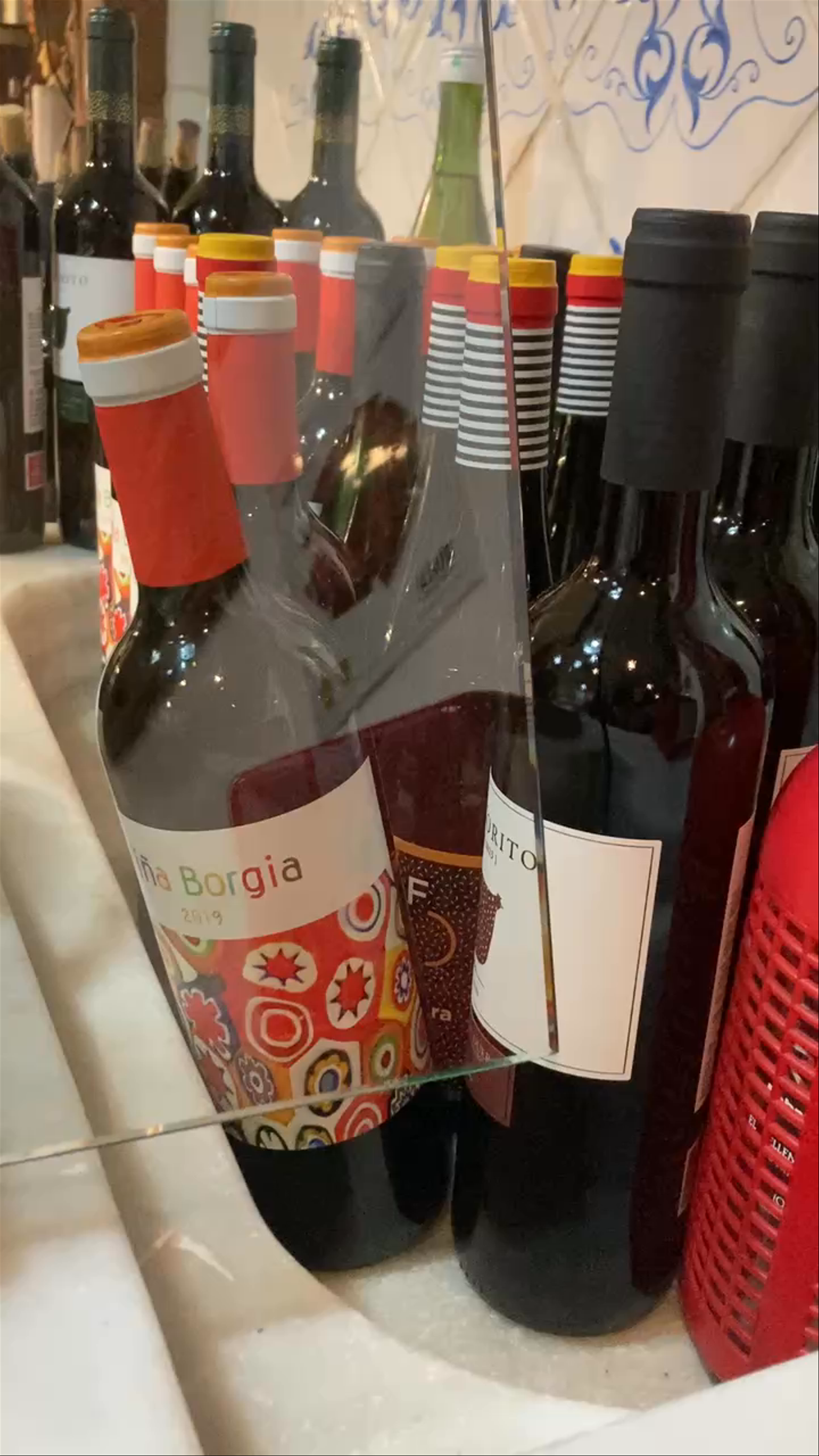La Vermuteria: Cozy Wine & Tapas Bar Experience in Granollers