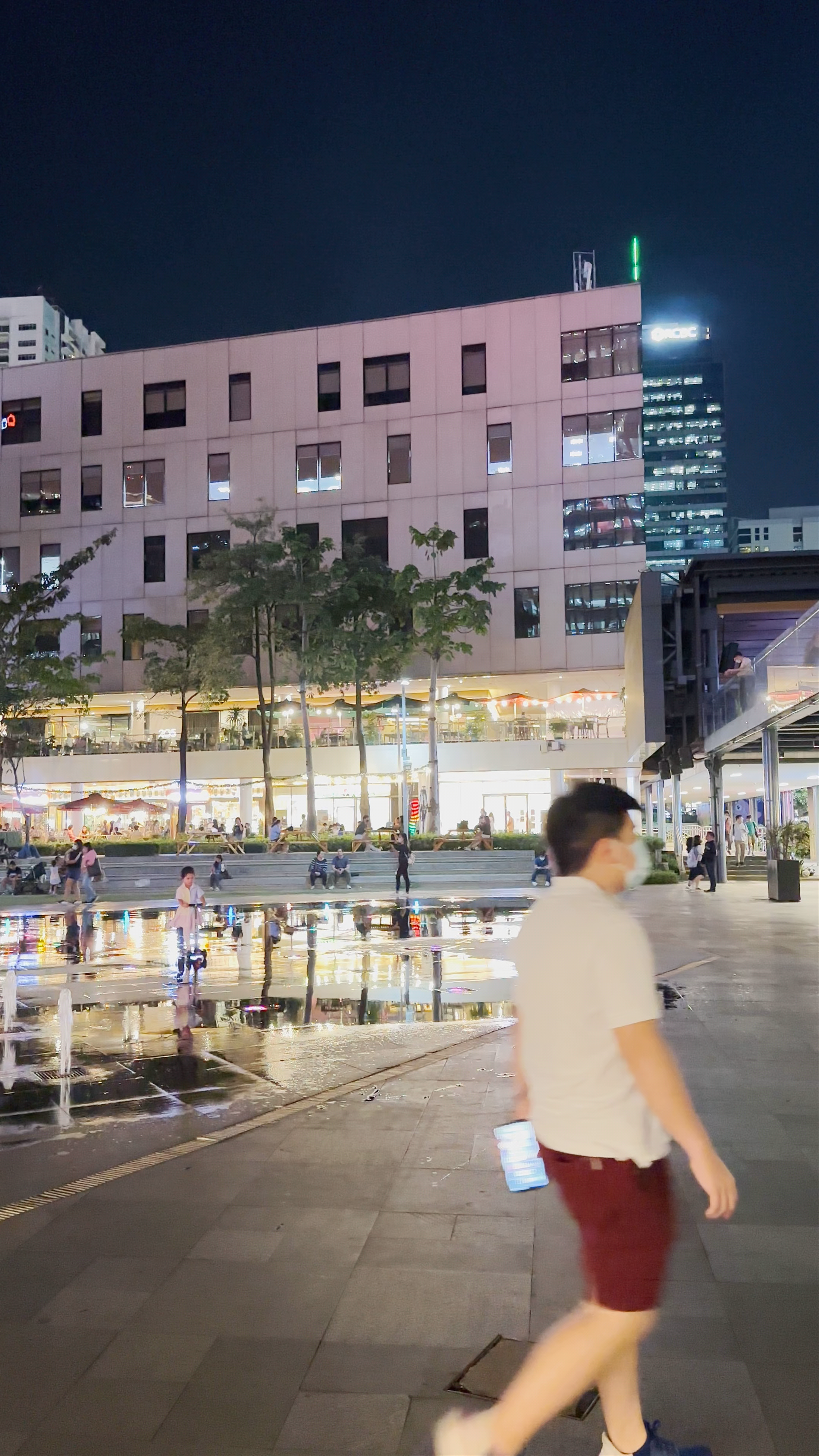 Bonifacio High Street - Central Square