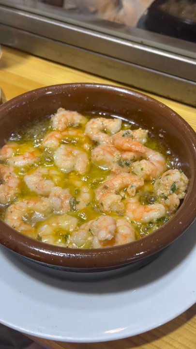 Casa Dani - Shrimp in olive oil, buttah and white wine - gambas - Spanish Near Me - Madrid, M