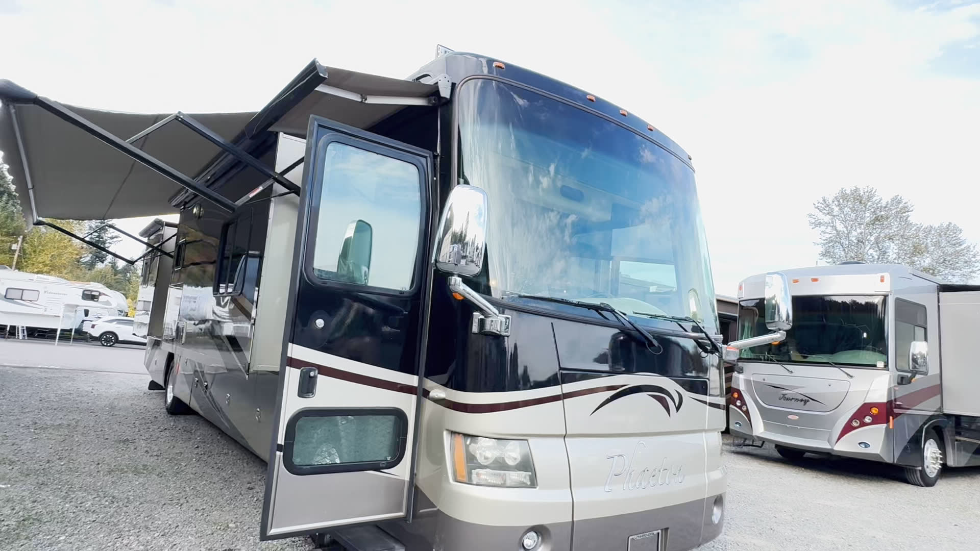 Truck City RV - #20636 - 2008 Tiffin Phaeton 40QSH 4 SLIDE DIESEL PUSHER