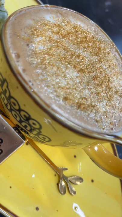 Choco Mania Cafe - Glitter latte & Pistachio Finger Turkish Baklava - Juice Bars & Smoothies Near Me - Sterling Heights, Michigan