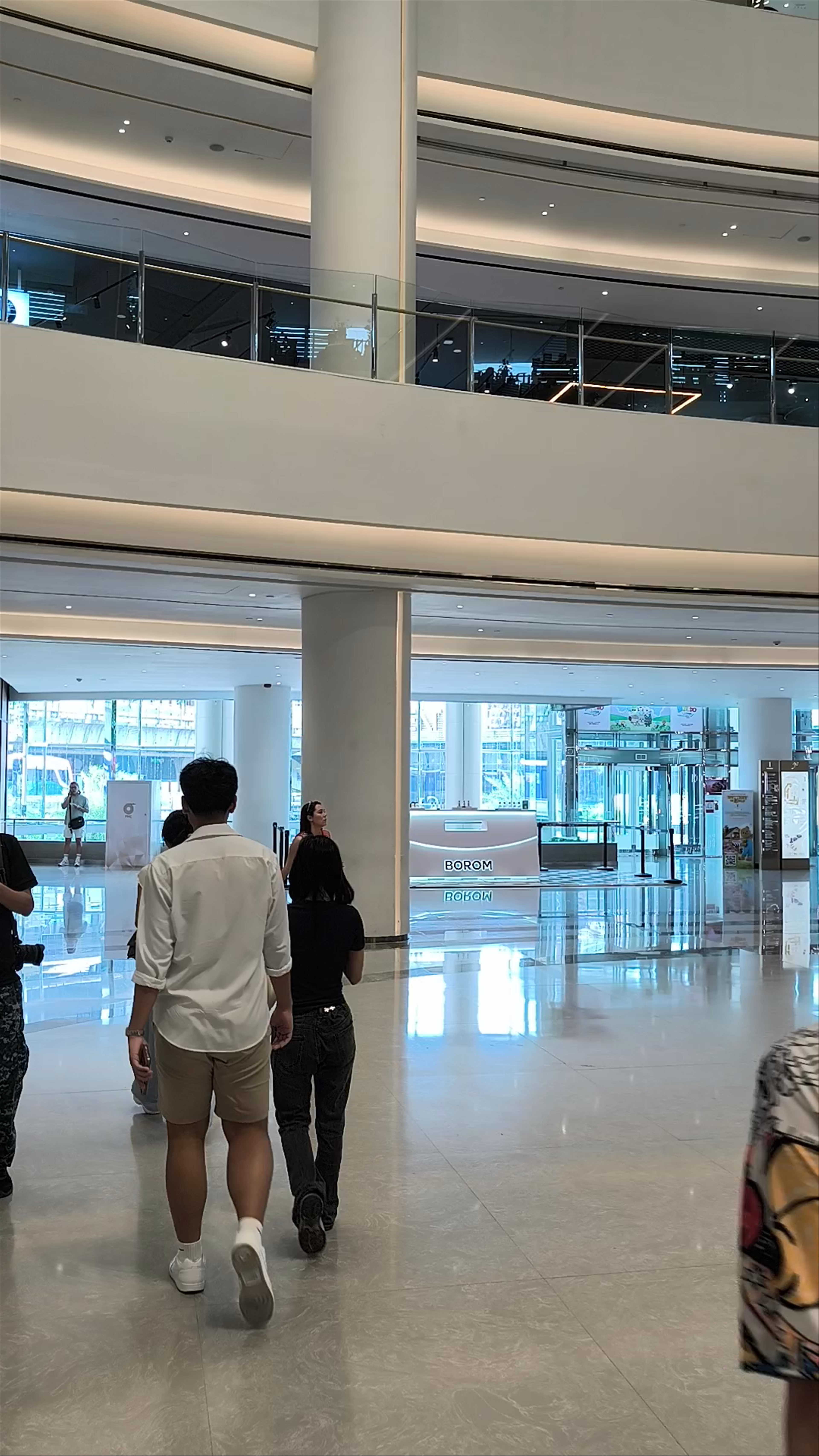Siam Paragon: Luxe Shopping & Social Vibes in Bangkok
