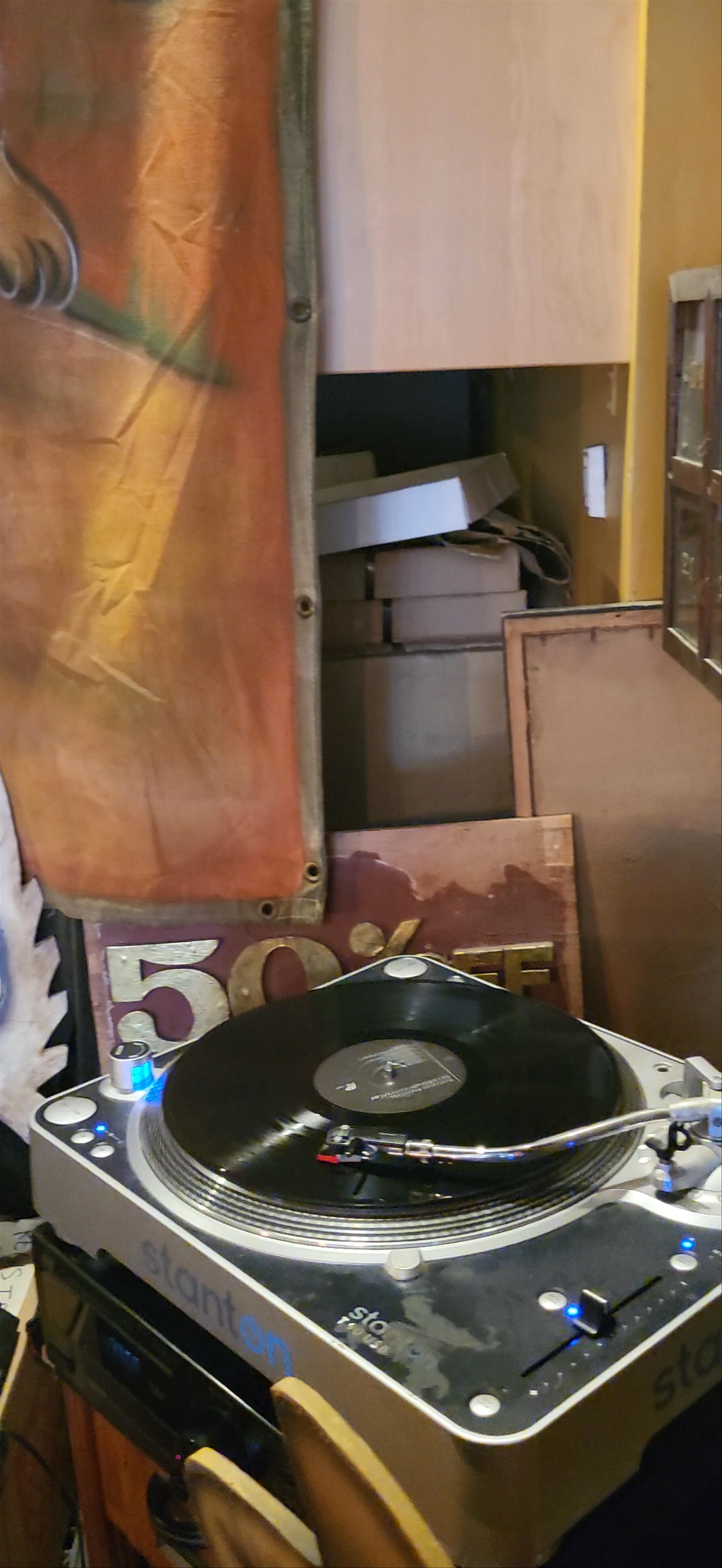 Vinyl Vibes at Black Gold Records: A Nostalgic Audio Journey in Brooklyn
