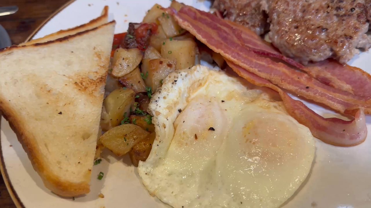 Joe's Cafe - Delicious breakfast at Joe's Cafe - Breakfast & Brunch Near Me - Los Angeles, California