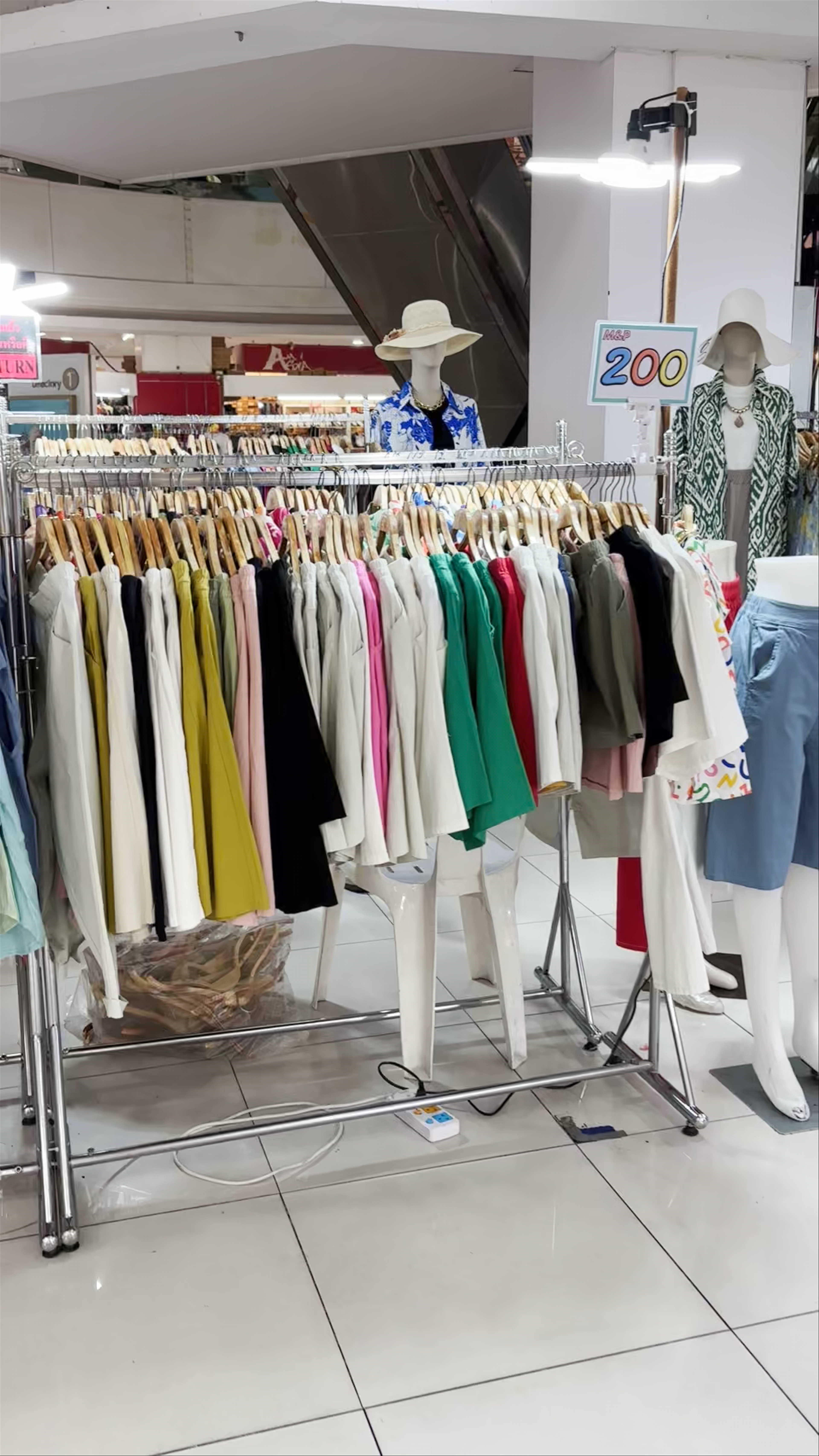 Palladium World Shopping: Bargain Fashion Finds in Bangkok