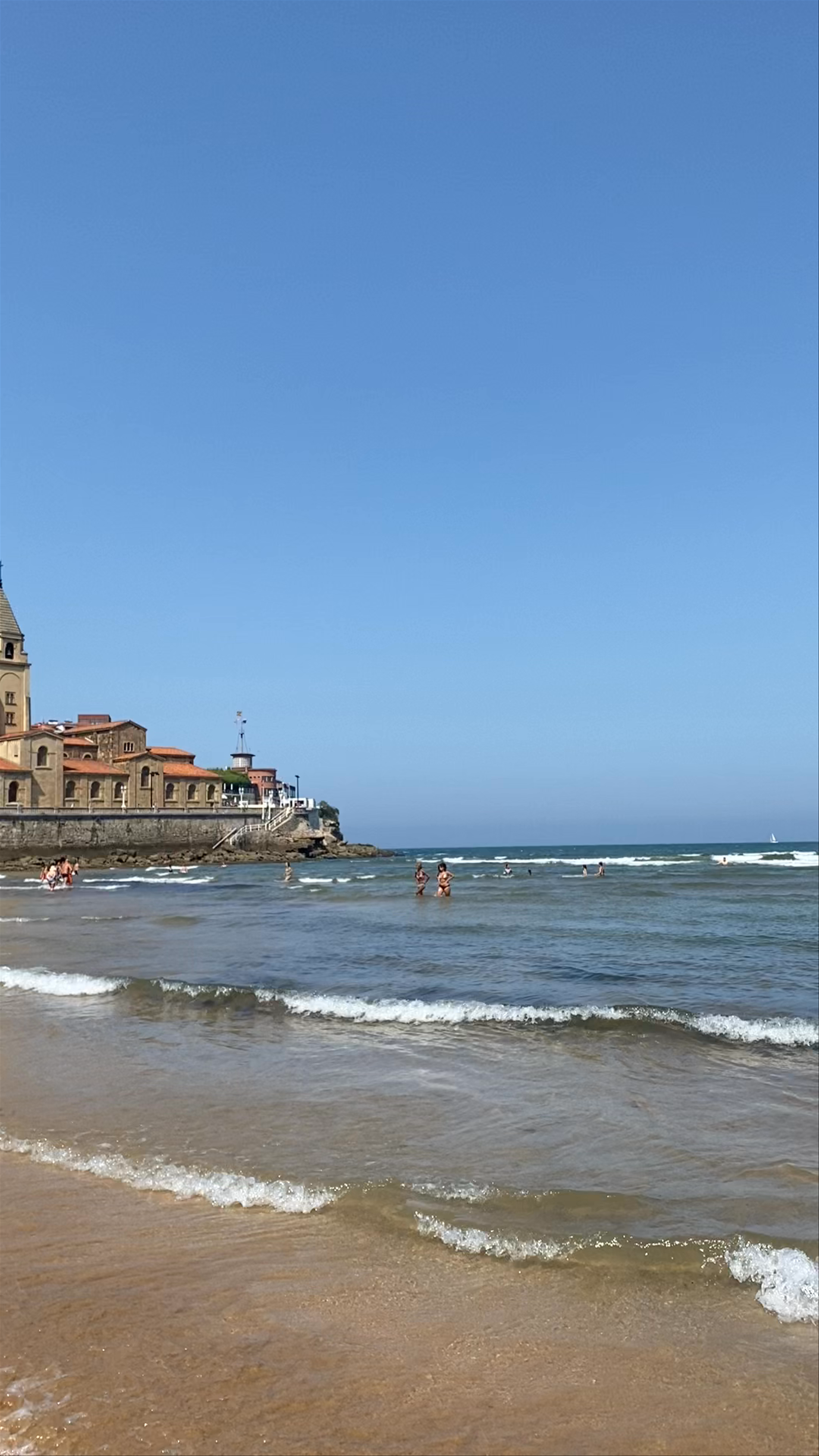 Sunny Day at Playa de San Lorenzo, Gijón