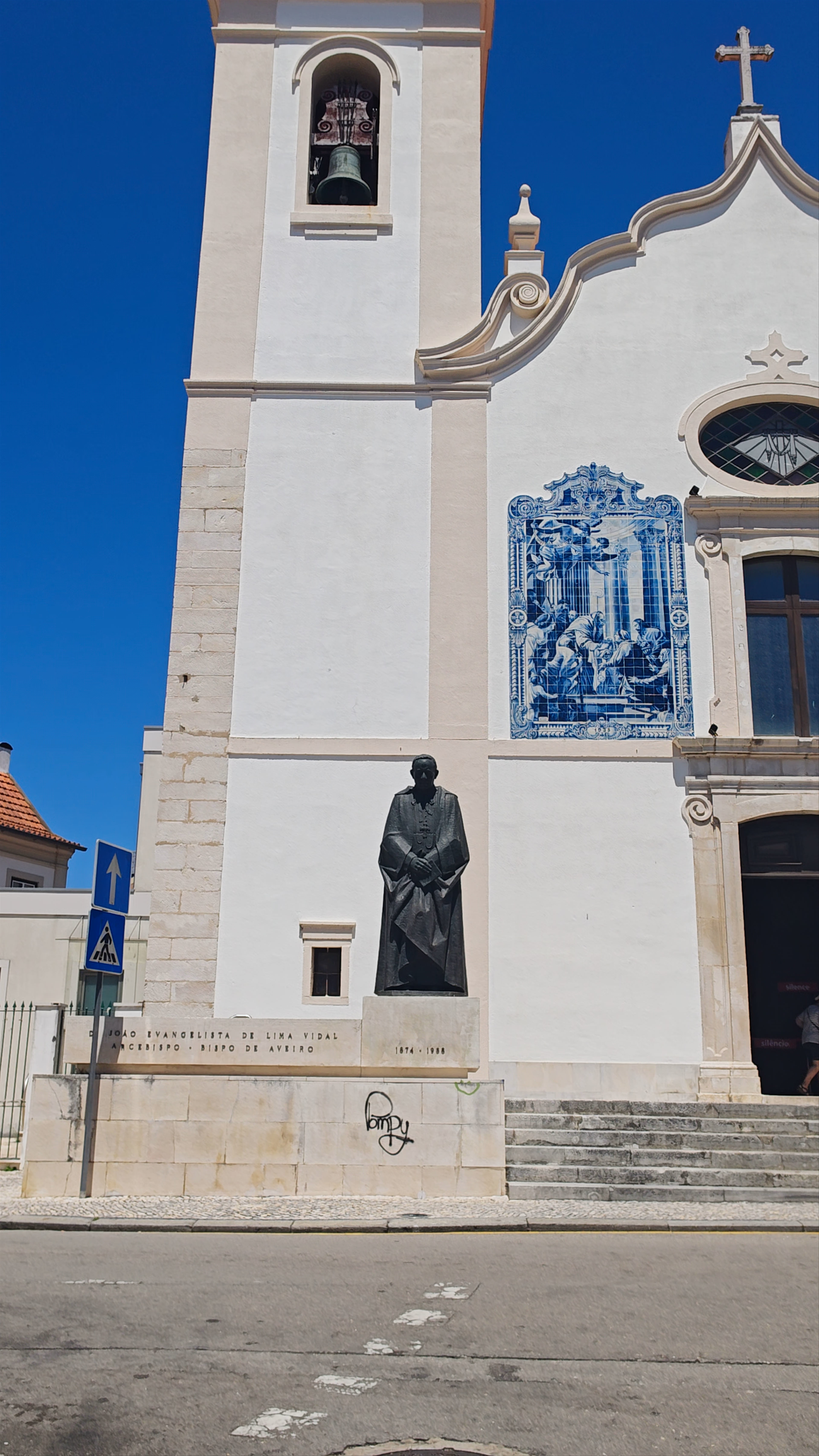 Igreja de Nossa Senhora da Apresentação: Historic Serenity in Aveiro