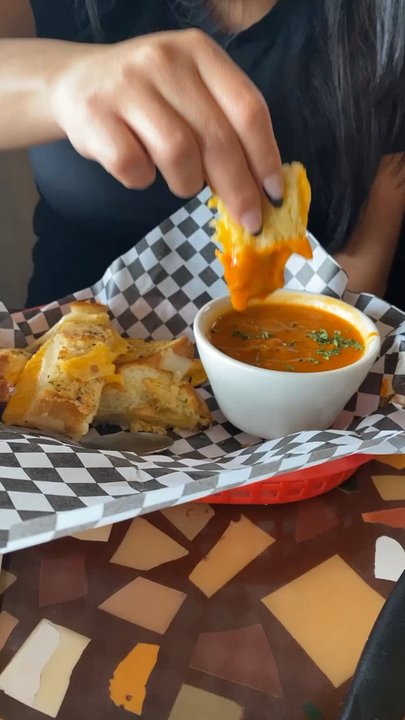 Three Bear's Cafe - Breakfast & Brunch Near Me - Heber-Overgaard, Arizona