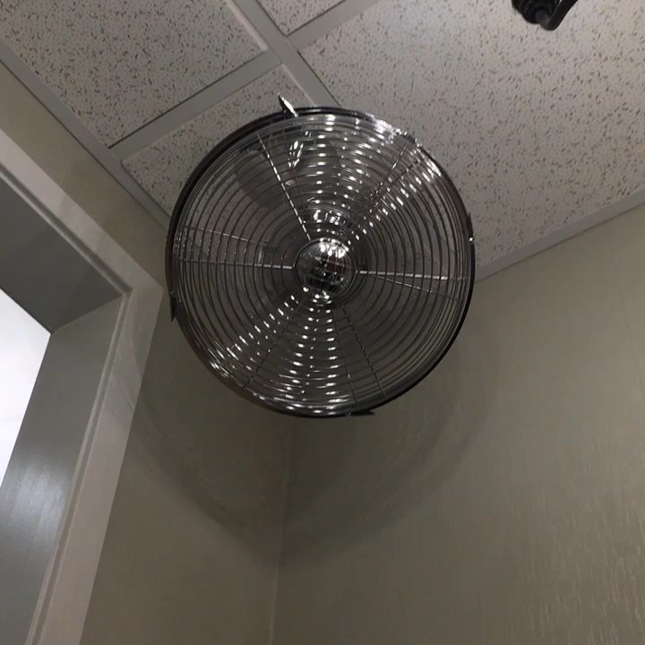 Torrid - Fitting room has fans! score! - Women's Clothing Near Me - Orlando, Florida