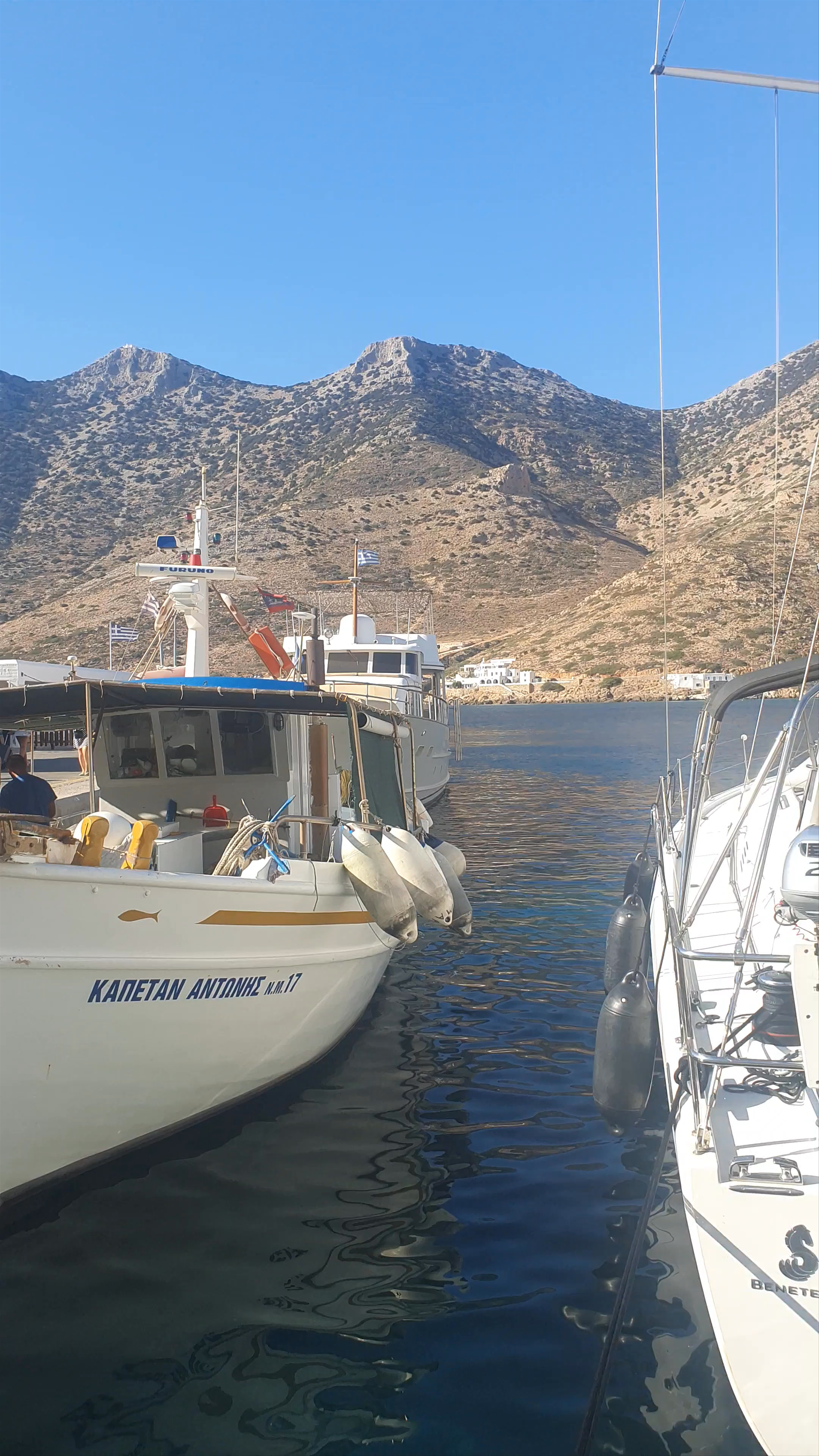 Kamares port 