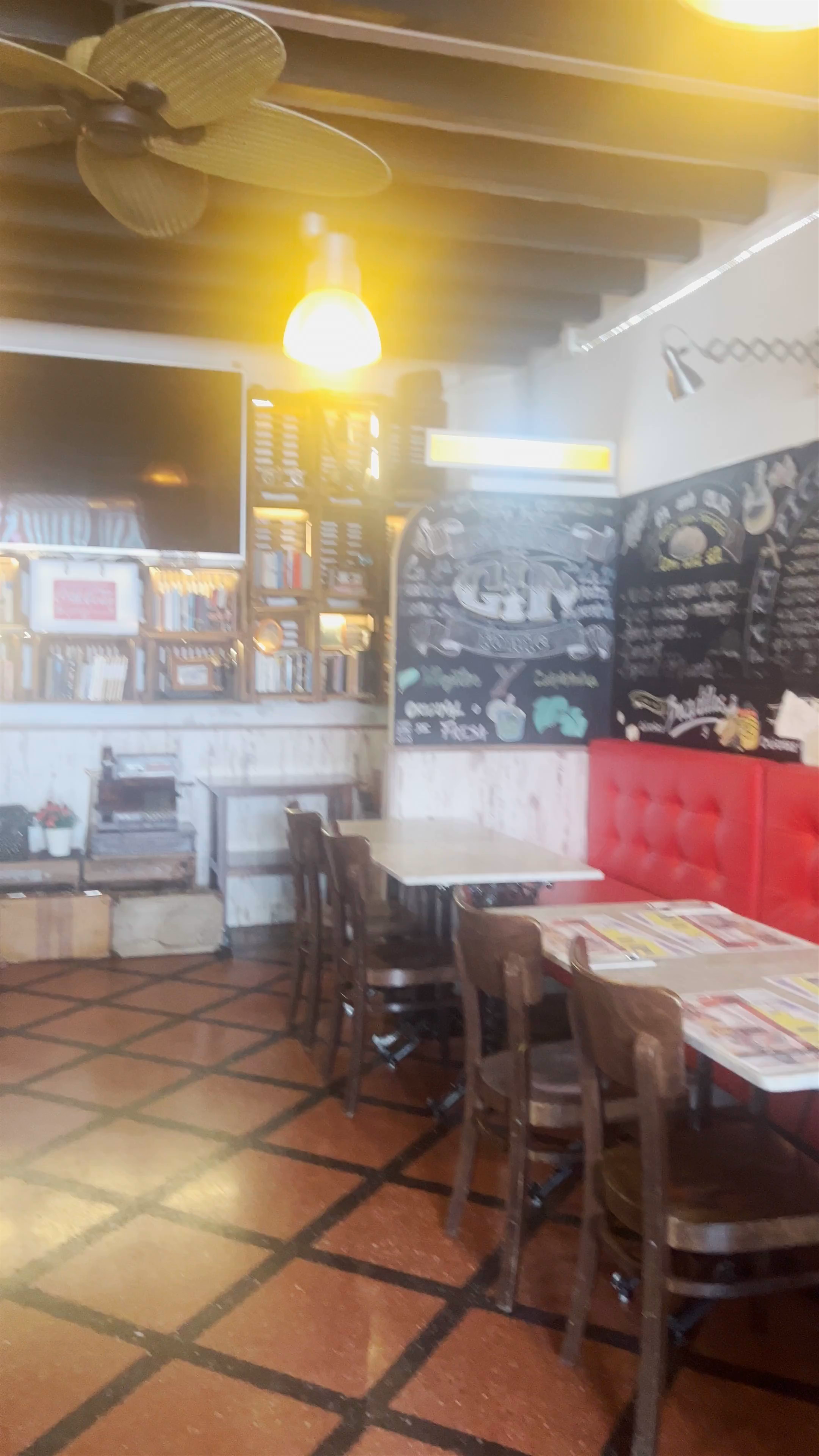 El Puente Café: Cozy Charm in Palma's Plaça del Pont