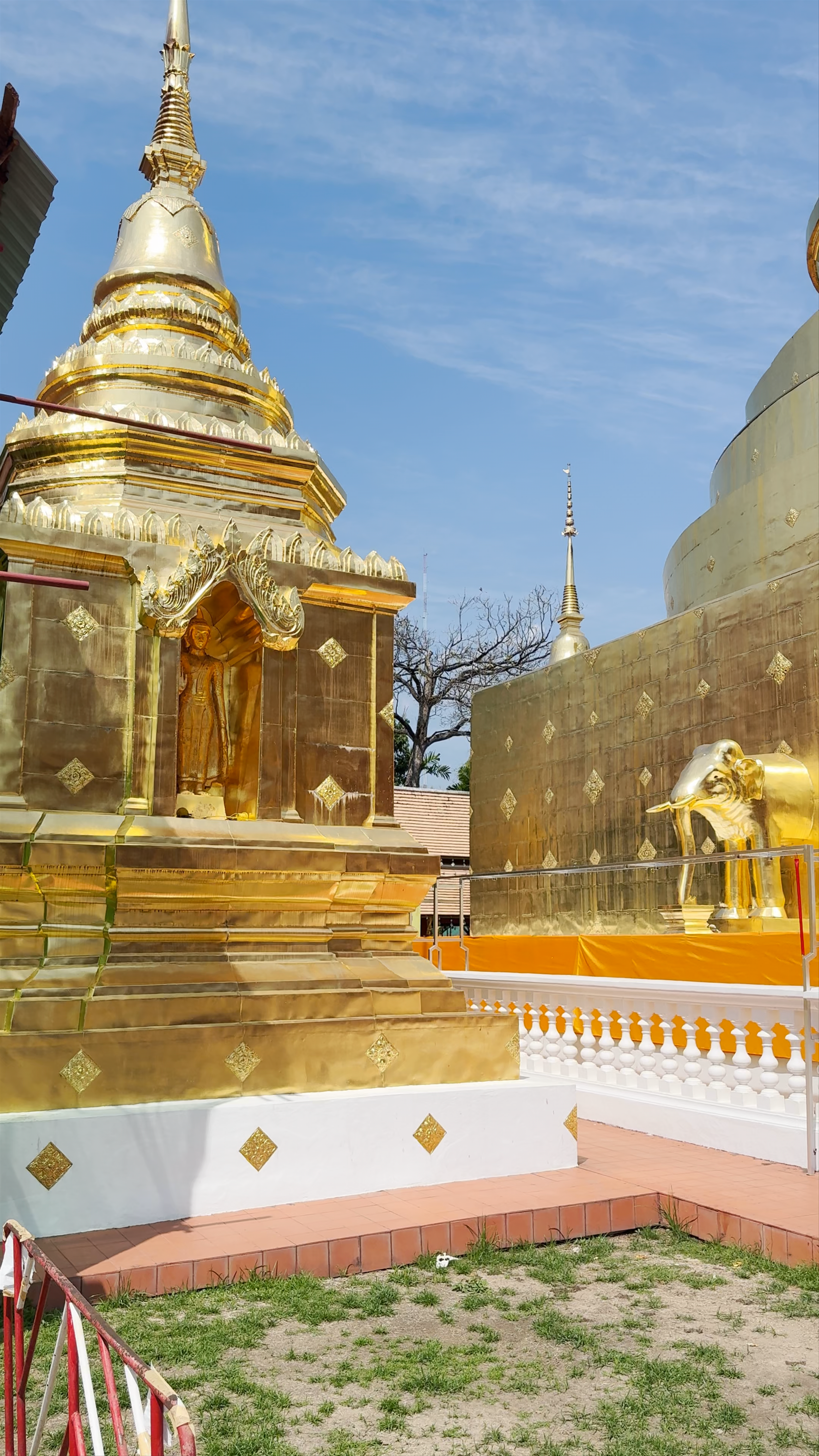 Phra Wihan Lai Kham พระวิหารลายคำ