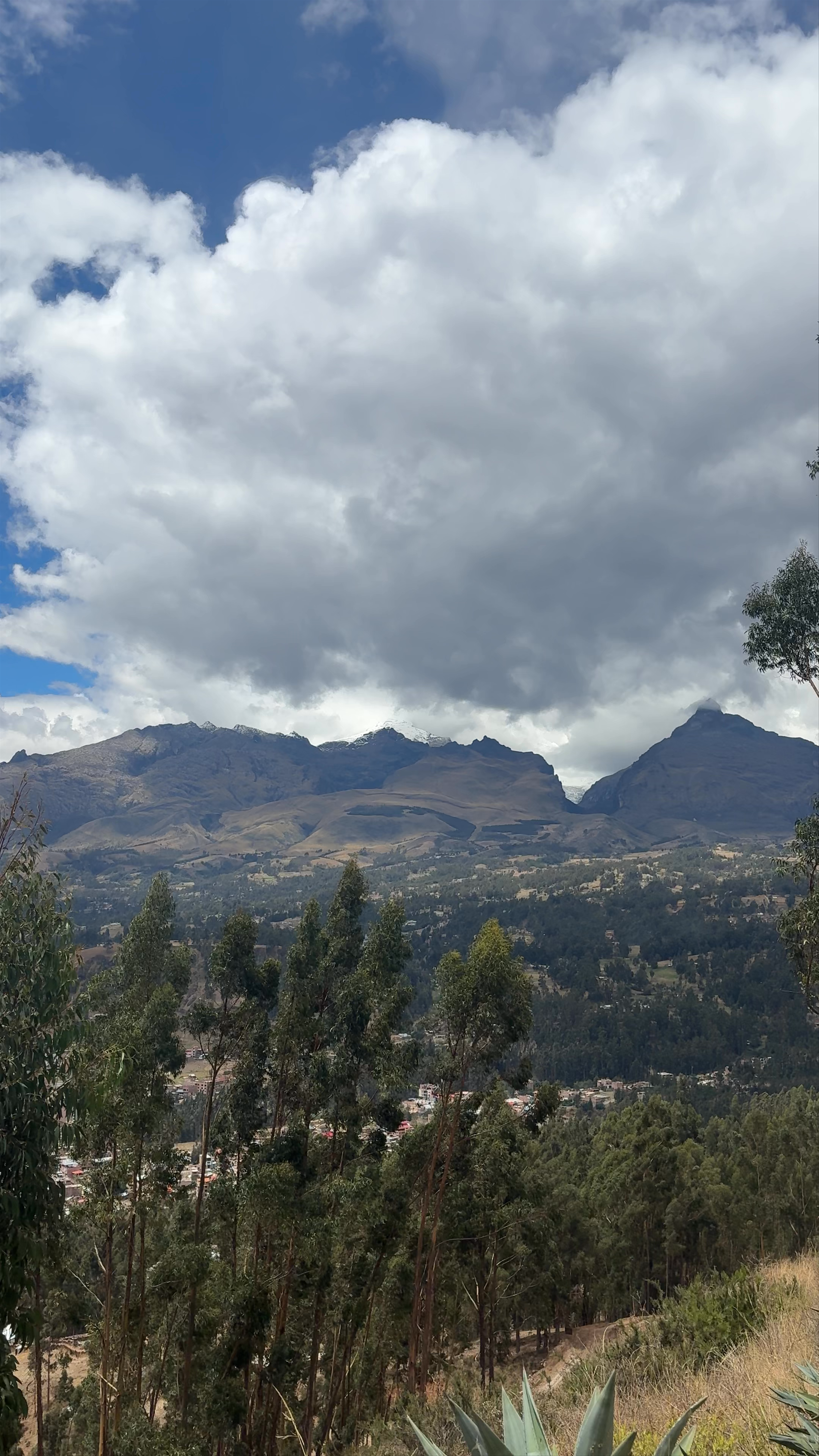 Mirador de Rataquenua: Breathtaking Mountain Views in Huaraz, Peru