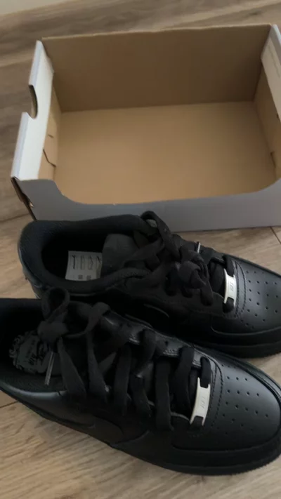 Nike Air Force 1 uk2.5/eur35 junior  image 1