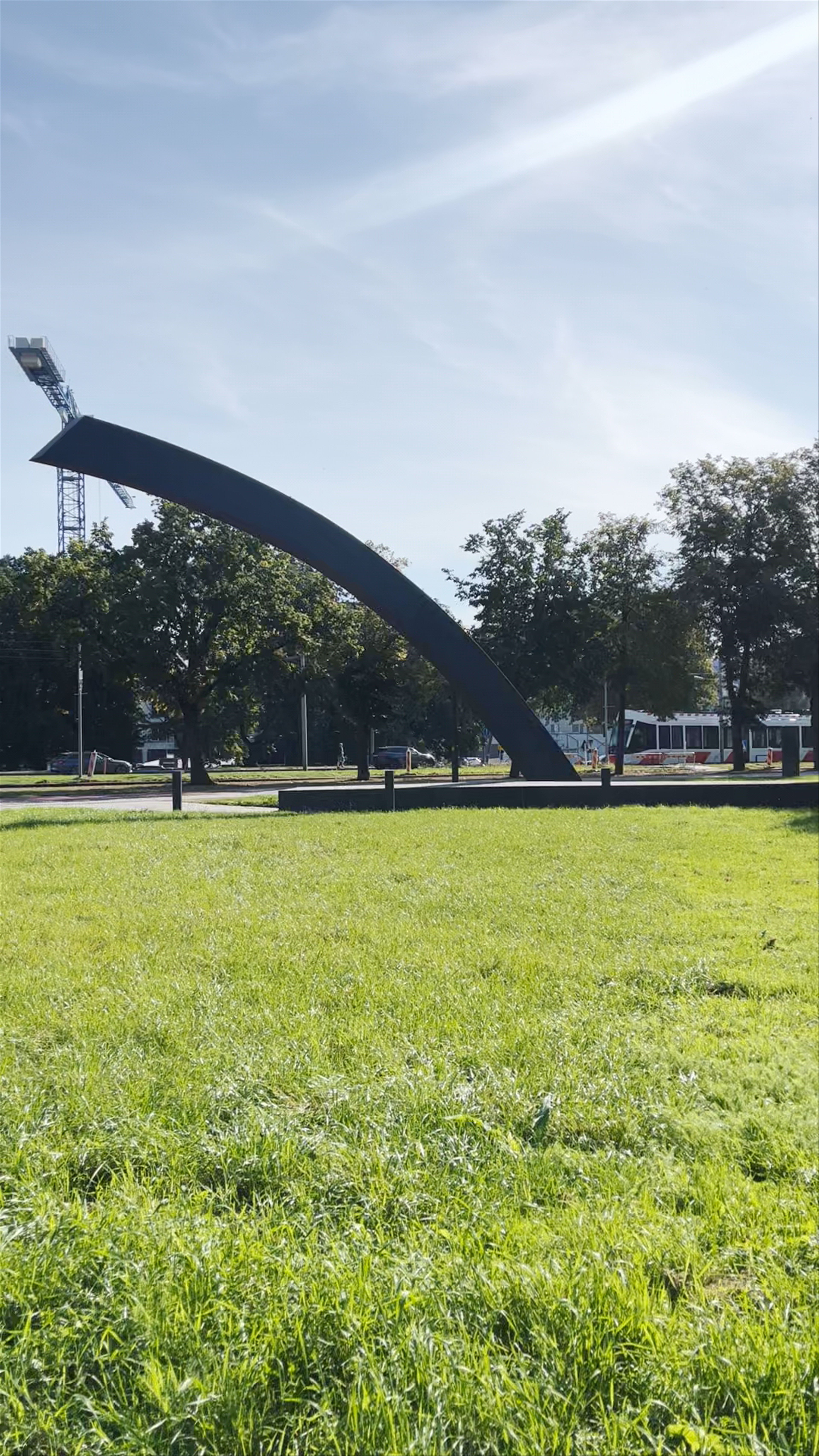 "The Broken Line" monument