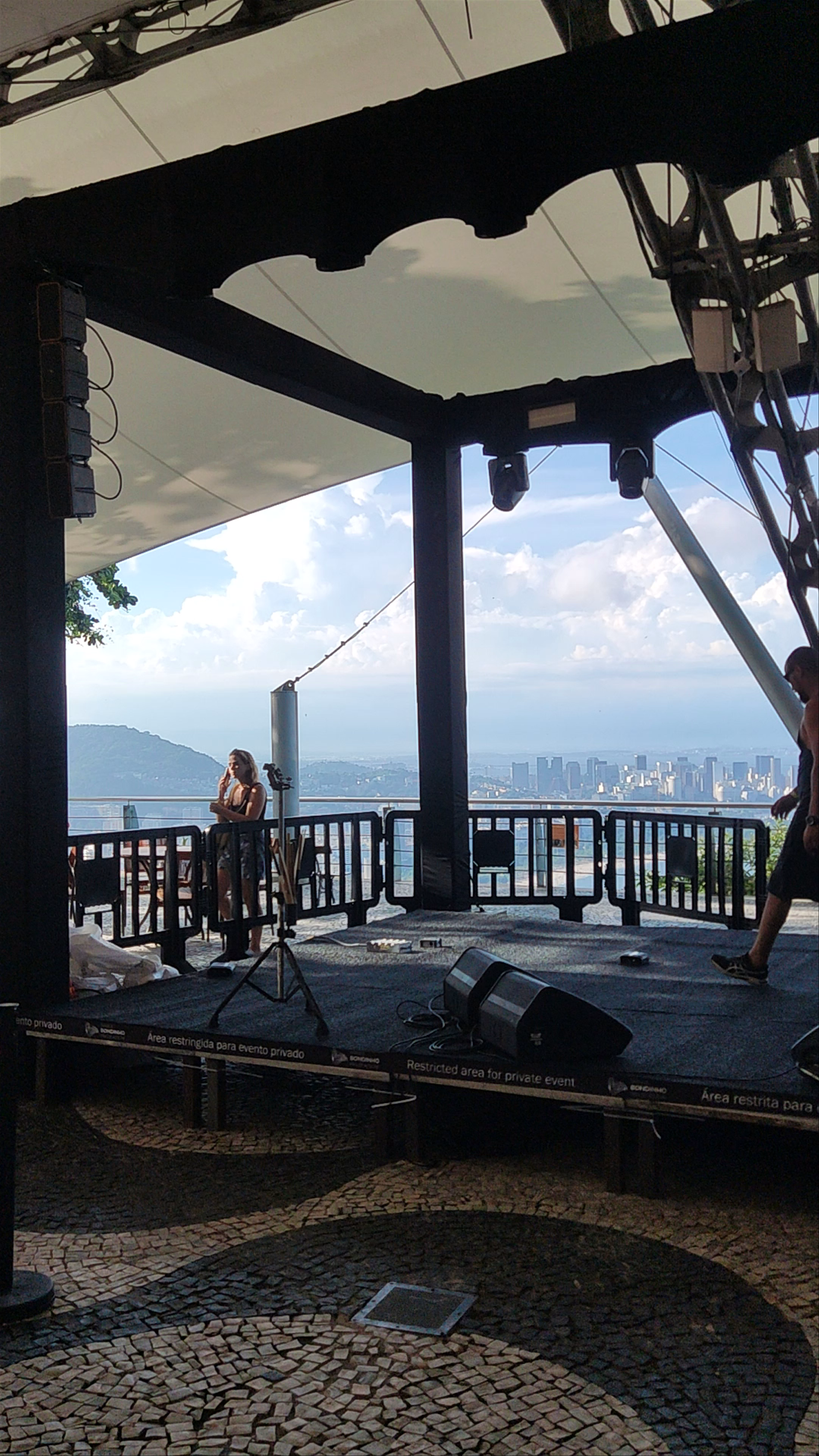 Parada intermediária - Bondinho Pão de açúcar - Avenida Pasteur - Urca