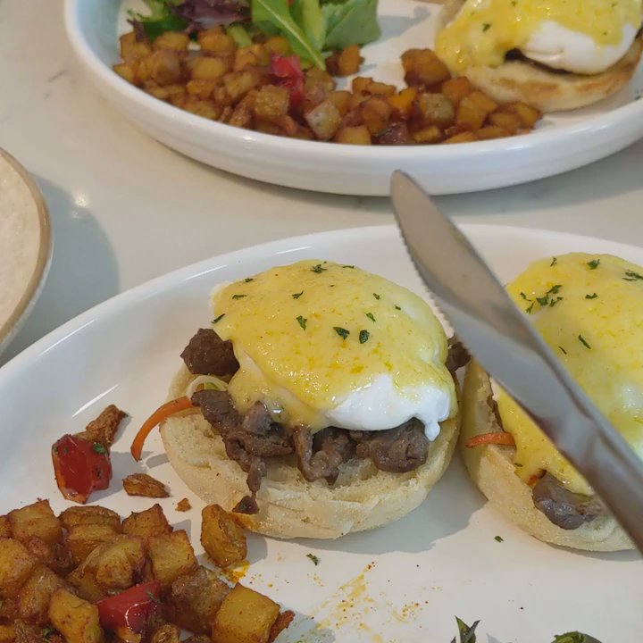 Sisters & Co - Breakfast & Brunch Near Me - Toronto, Ontario