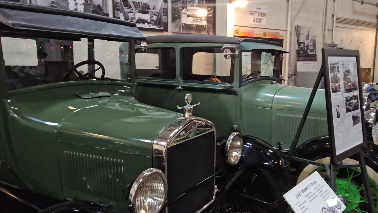 Rolling Thru Time Auto Museum - Museums Near Me - Tucson, Arizona