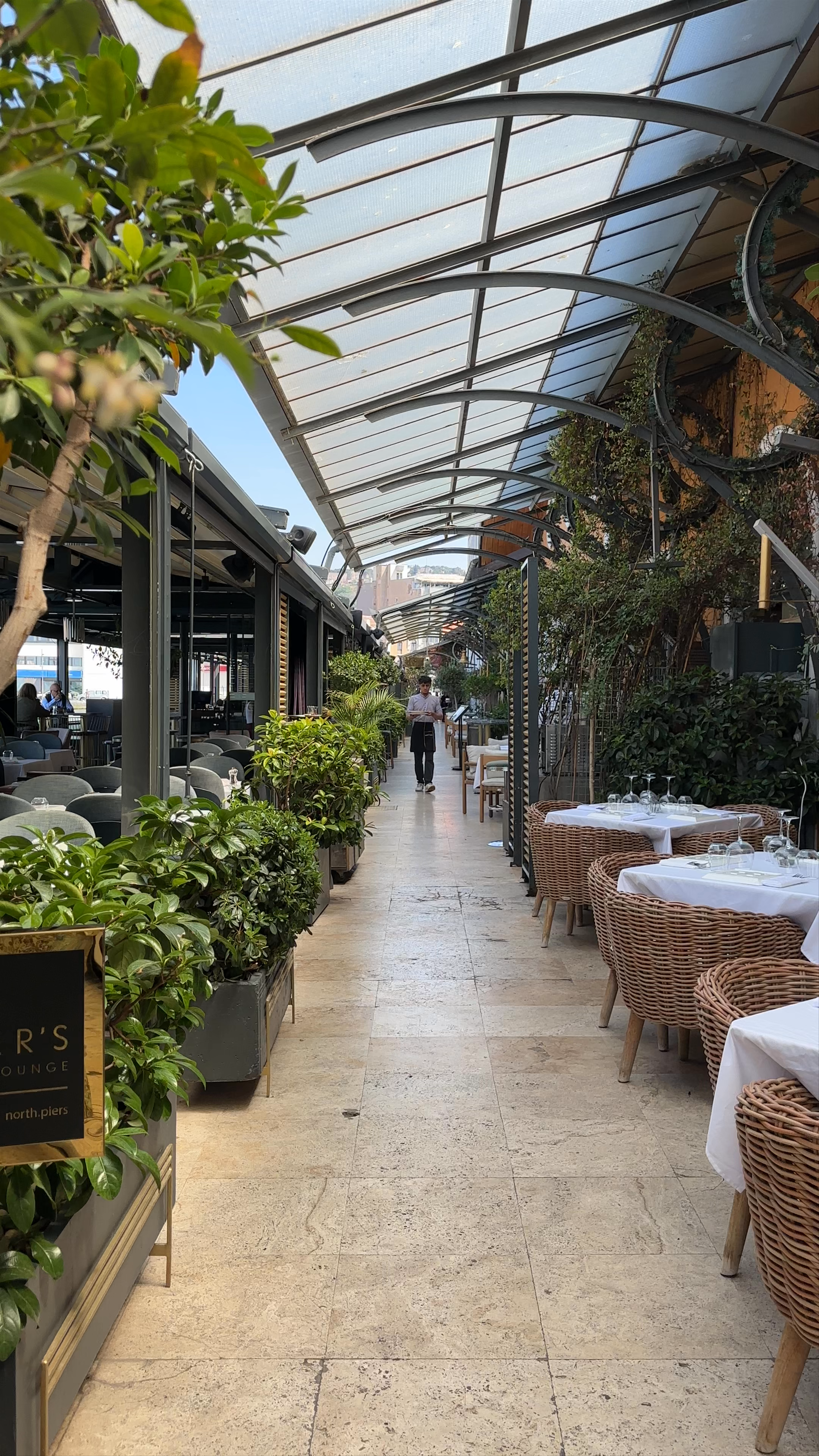 Konak Pier: A Vibrant Waterfront Dining Experience in İzmir, Türkiye