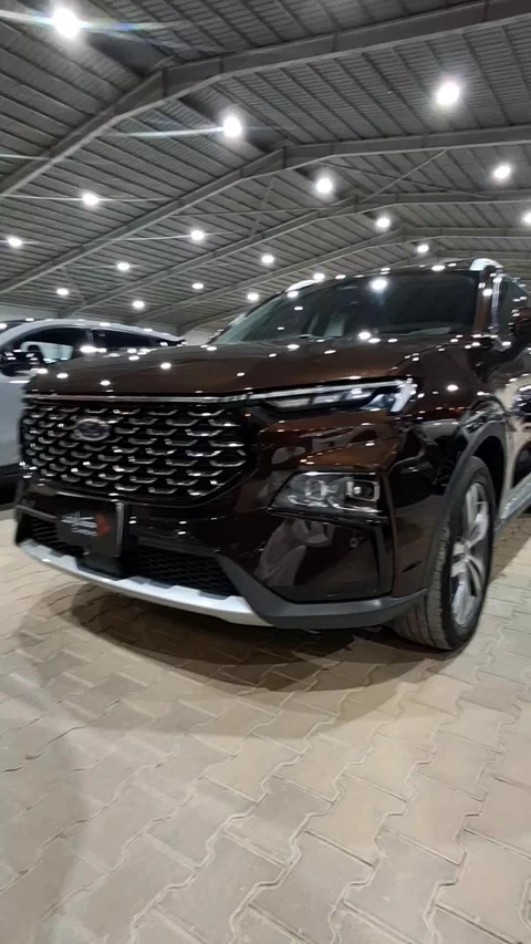 فورد تريتوري Titanium 2023