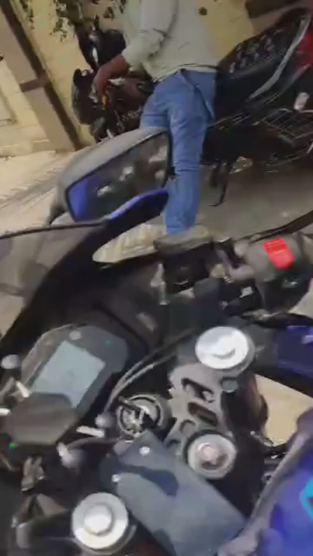 Walk-around video thumbnail