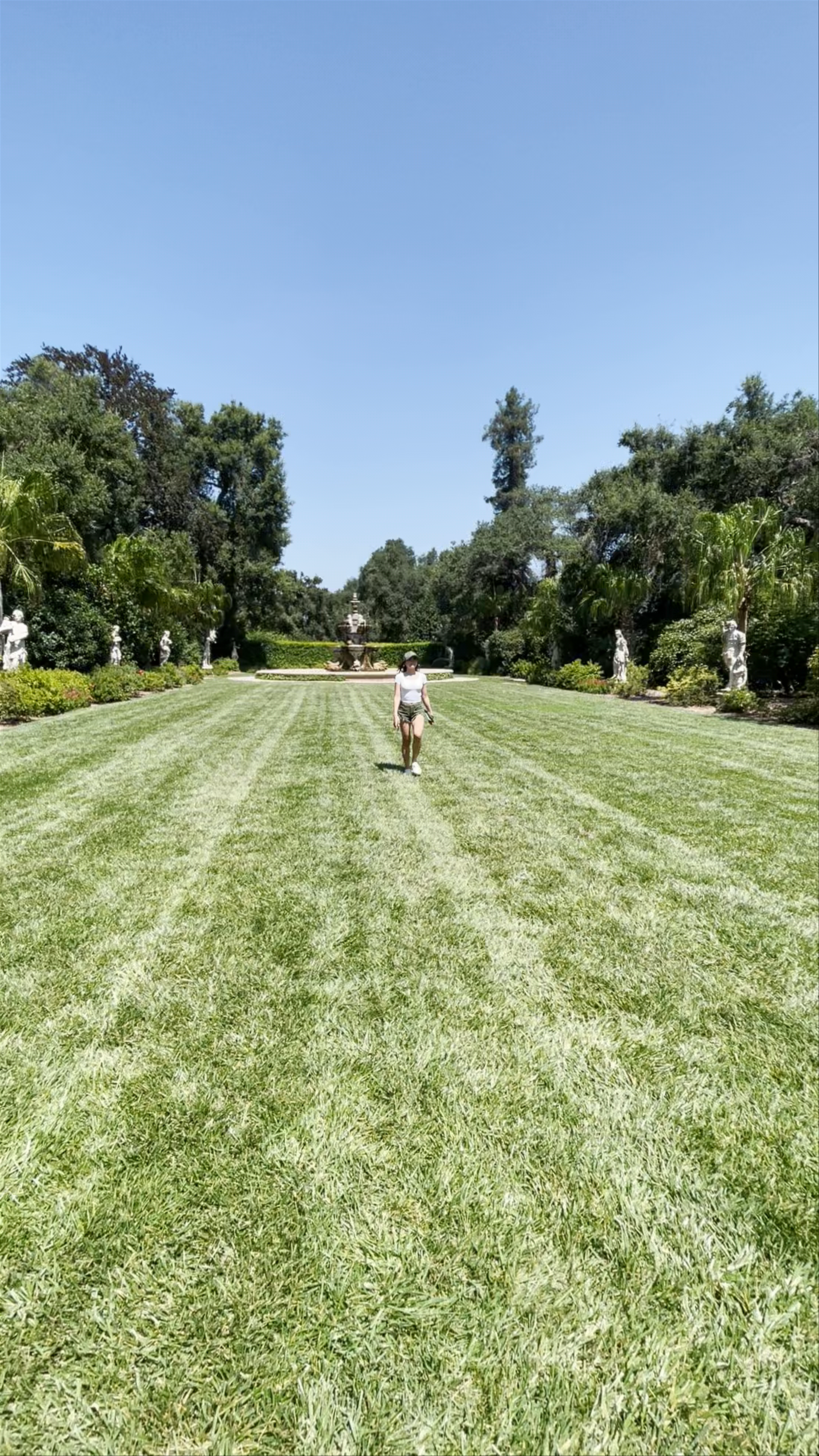 Strolling Through the Serene Gardens of Huntington Library, San Marino