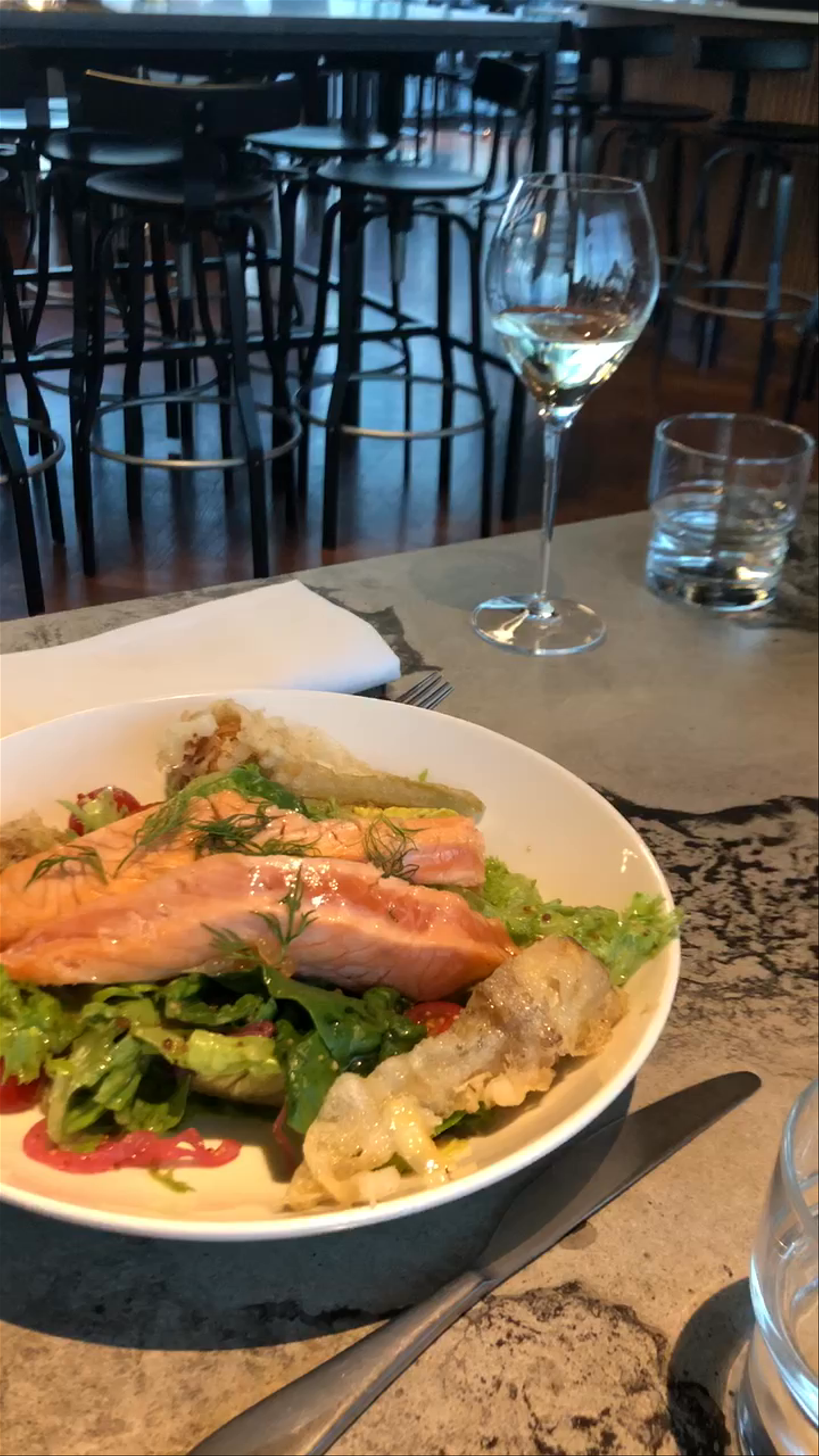 Restaurant Lucy in the Sky