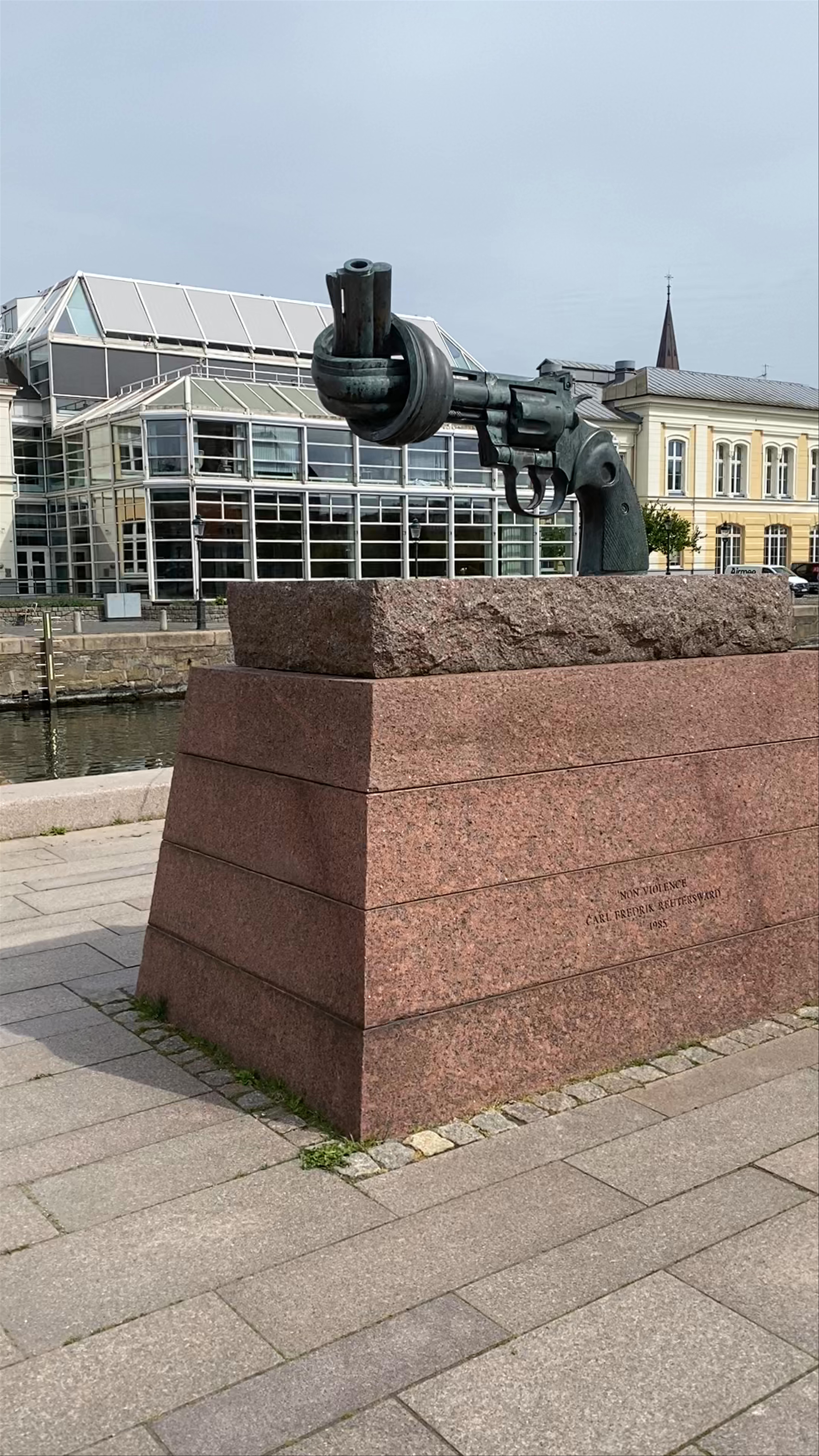 The Knotted Gun / Non Violence