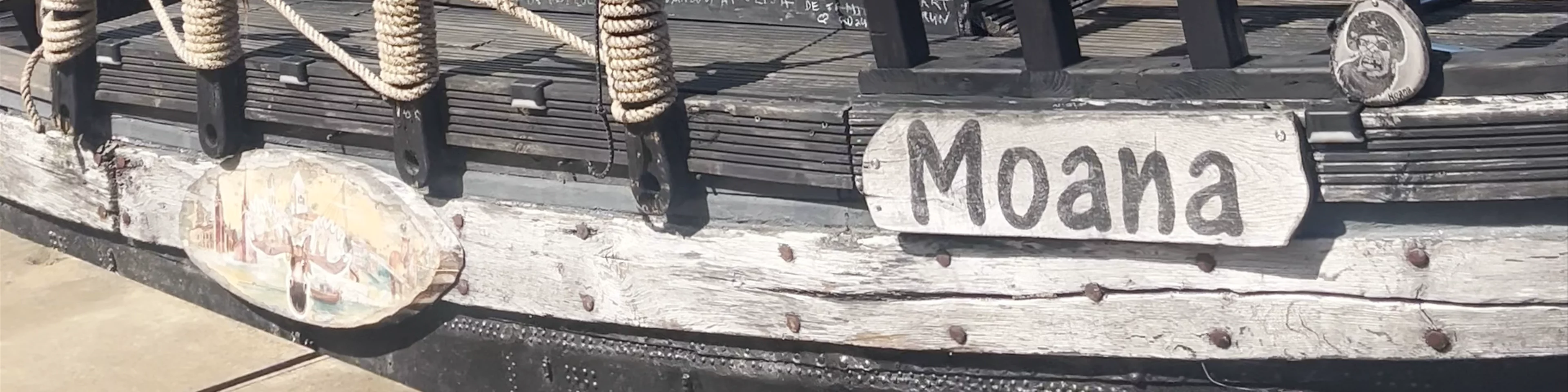 Mail Islands ship pier